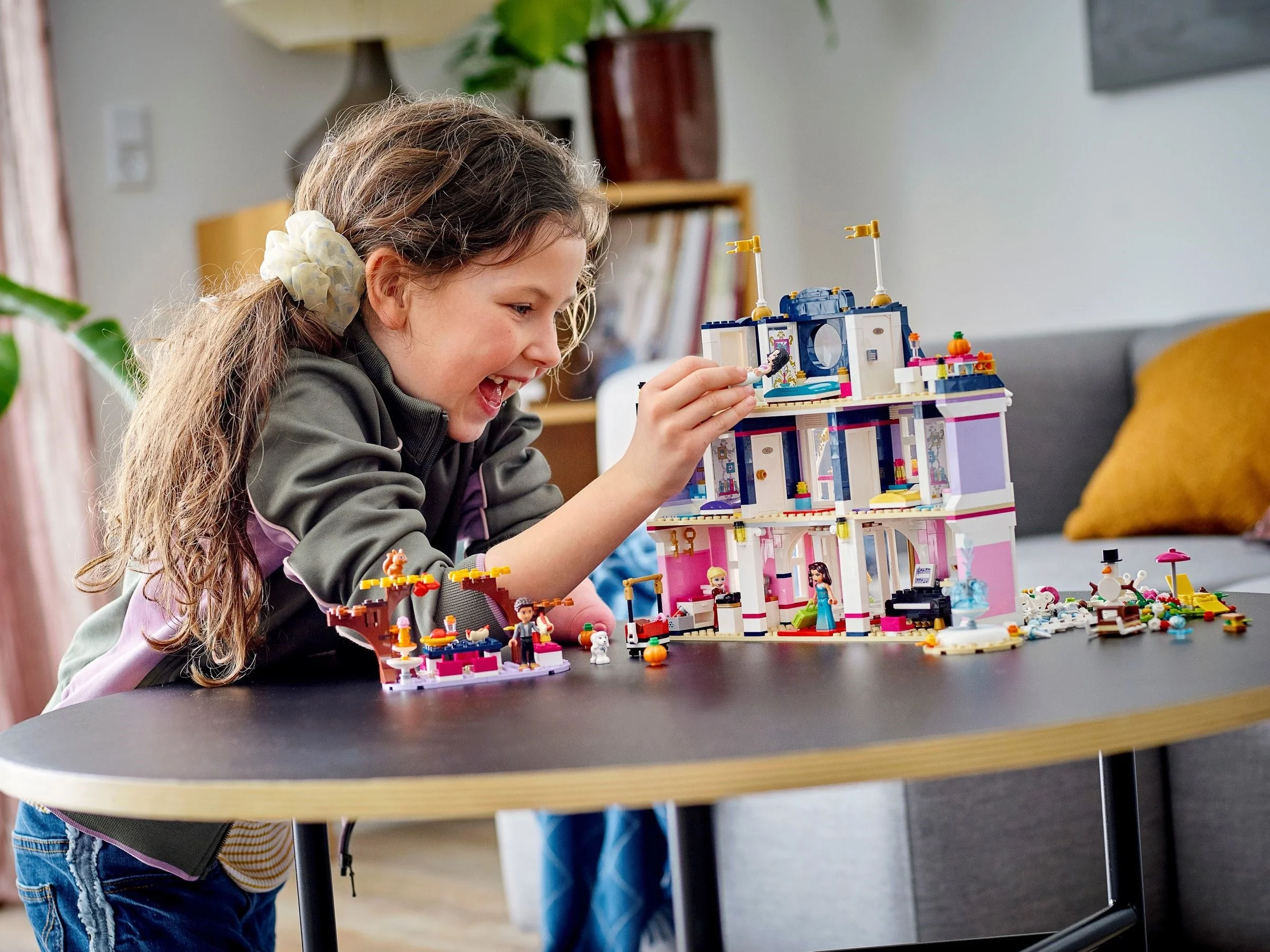 LEGO® 41684 Wielki hotel w mieście Heartlake - zdjęcie 8