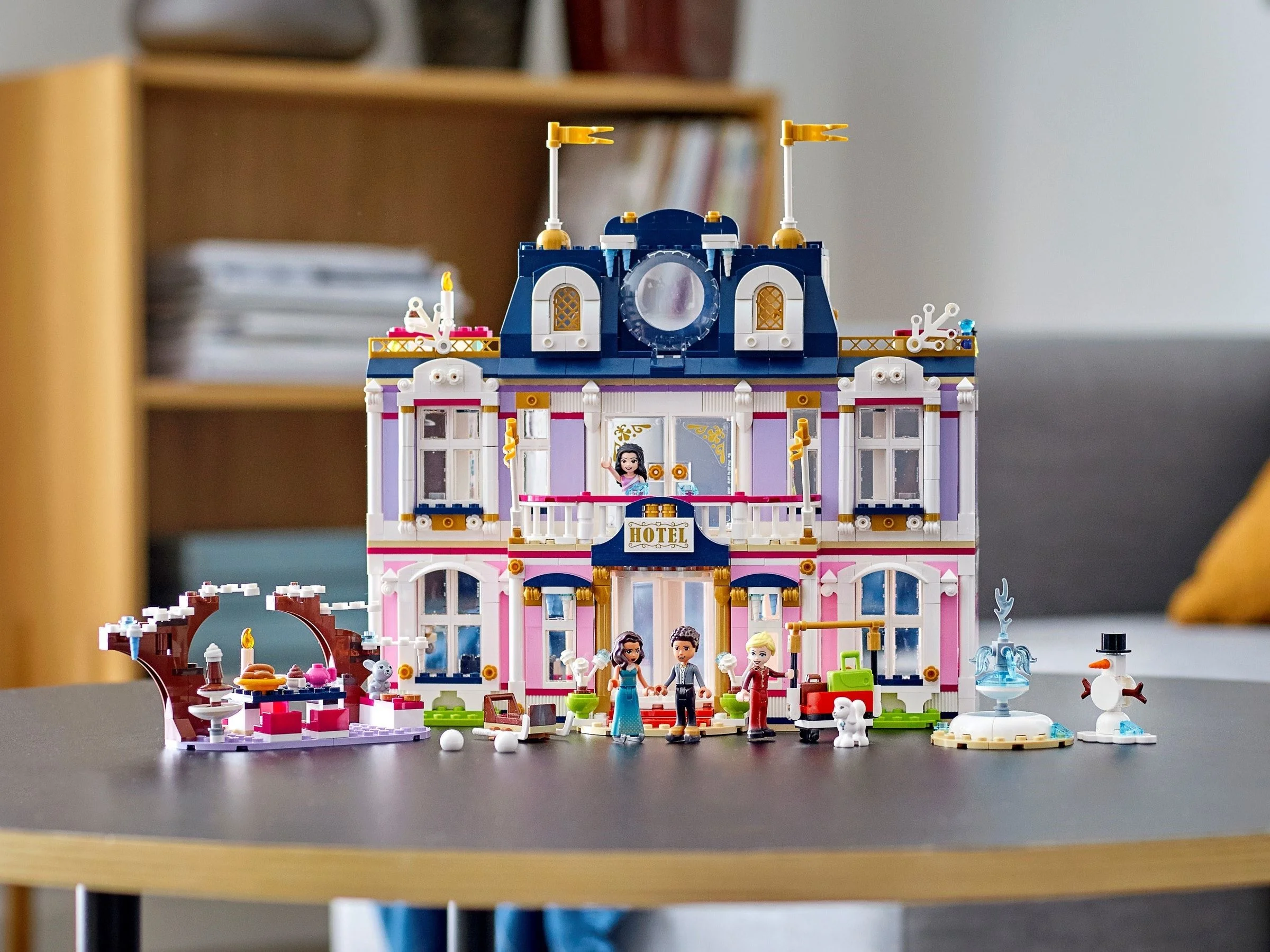 LEGO® 41684 Wielki hotel w mieście Heartlake - zdjęcie 10