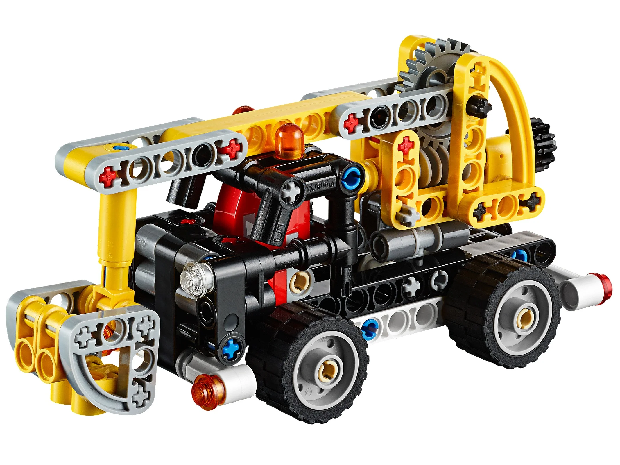 LEGO® 42031 Ciężarówka z wyciągnikiem - zdjęcie 1