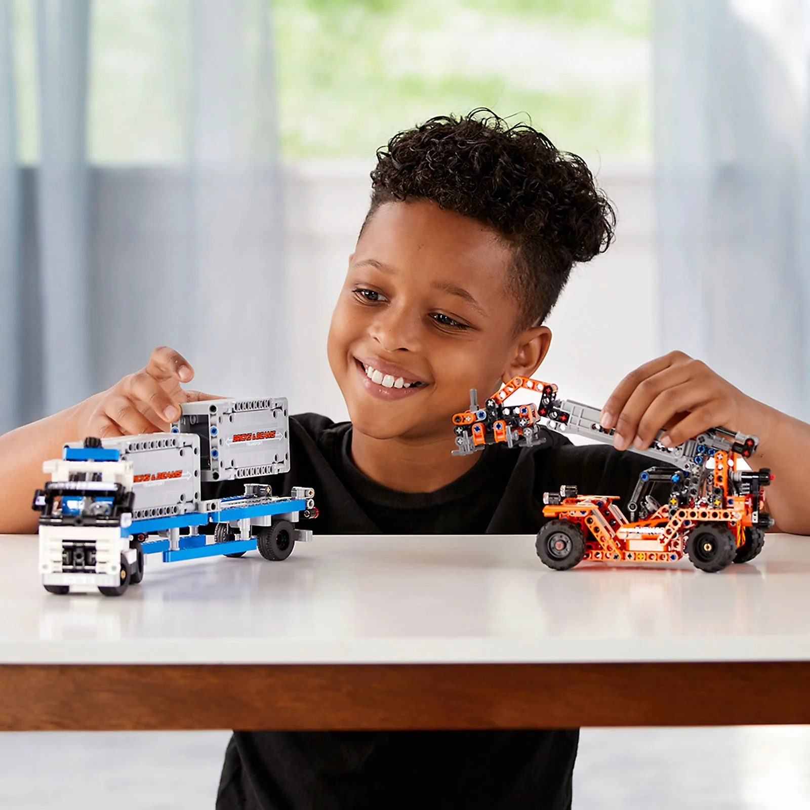 LEGO® 42062 Plac przeładunkowy - zdjęcie 2