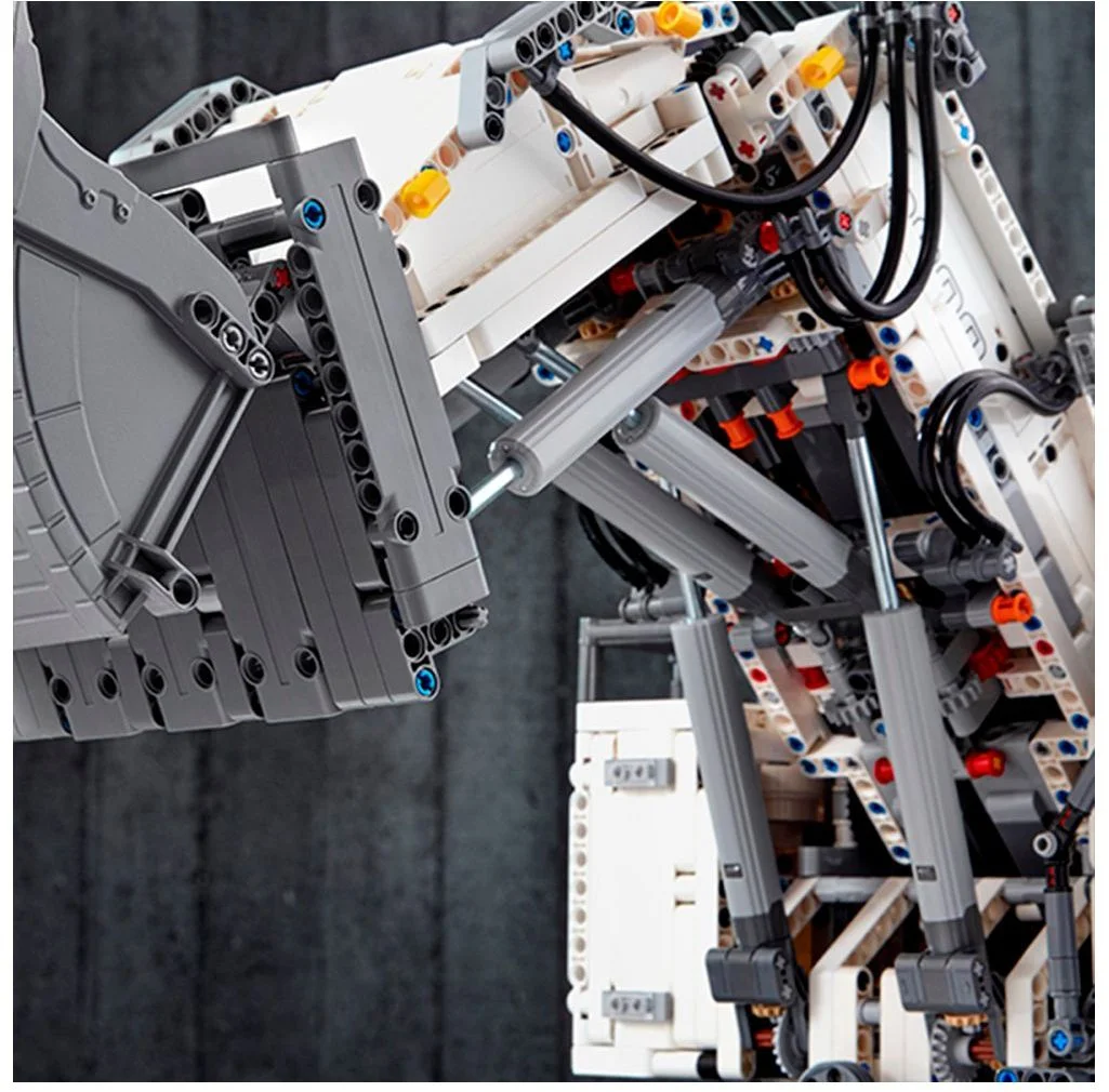 LEGO® 42100 Koparka Liebherr R 9800 - zdjęcie 3