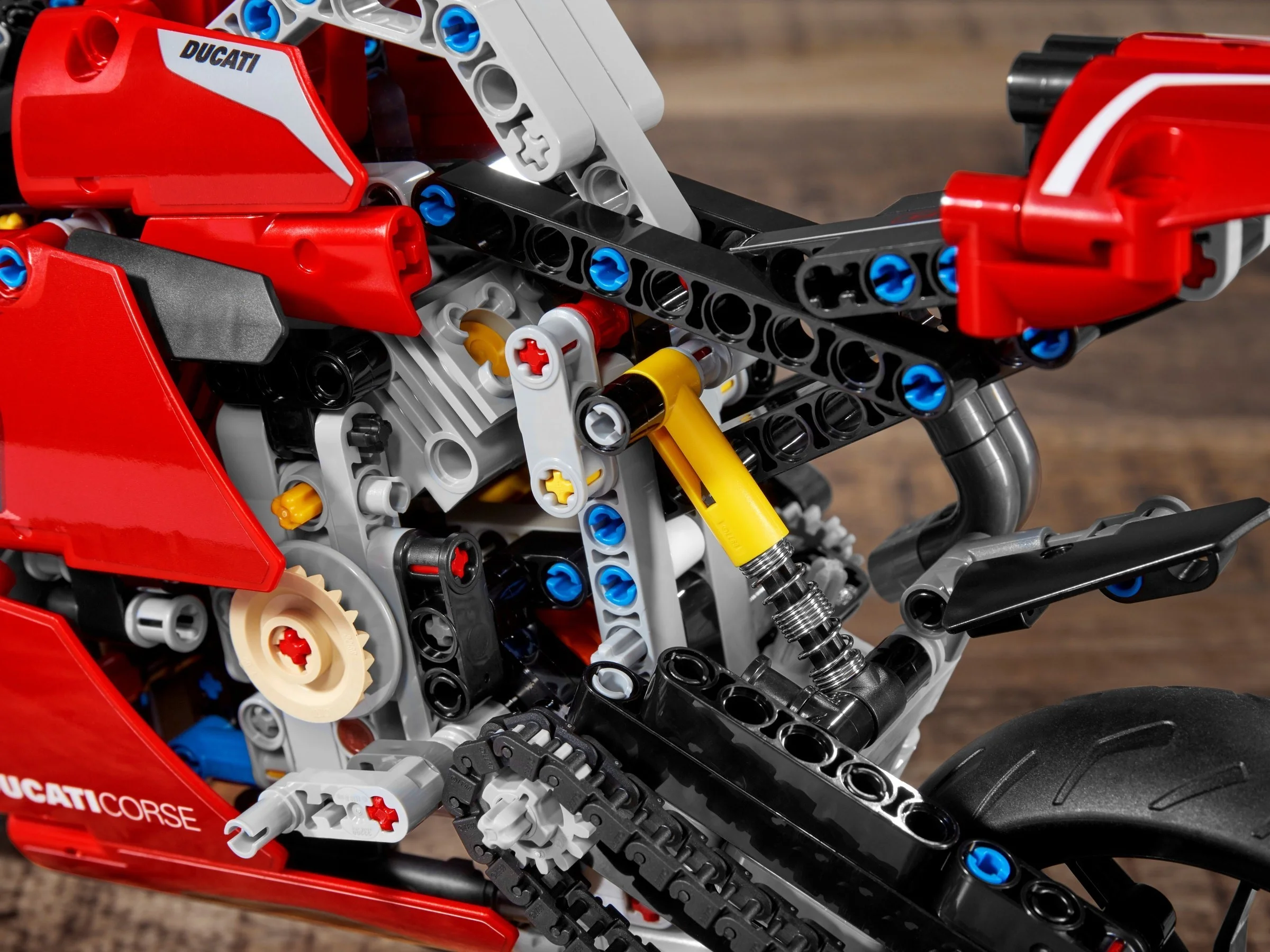 LEGO® 42107 Motor Motocykl Ścigacz Ducati Panigale V4 R - zdjęcie 9