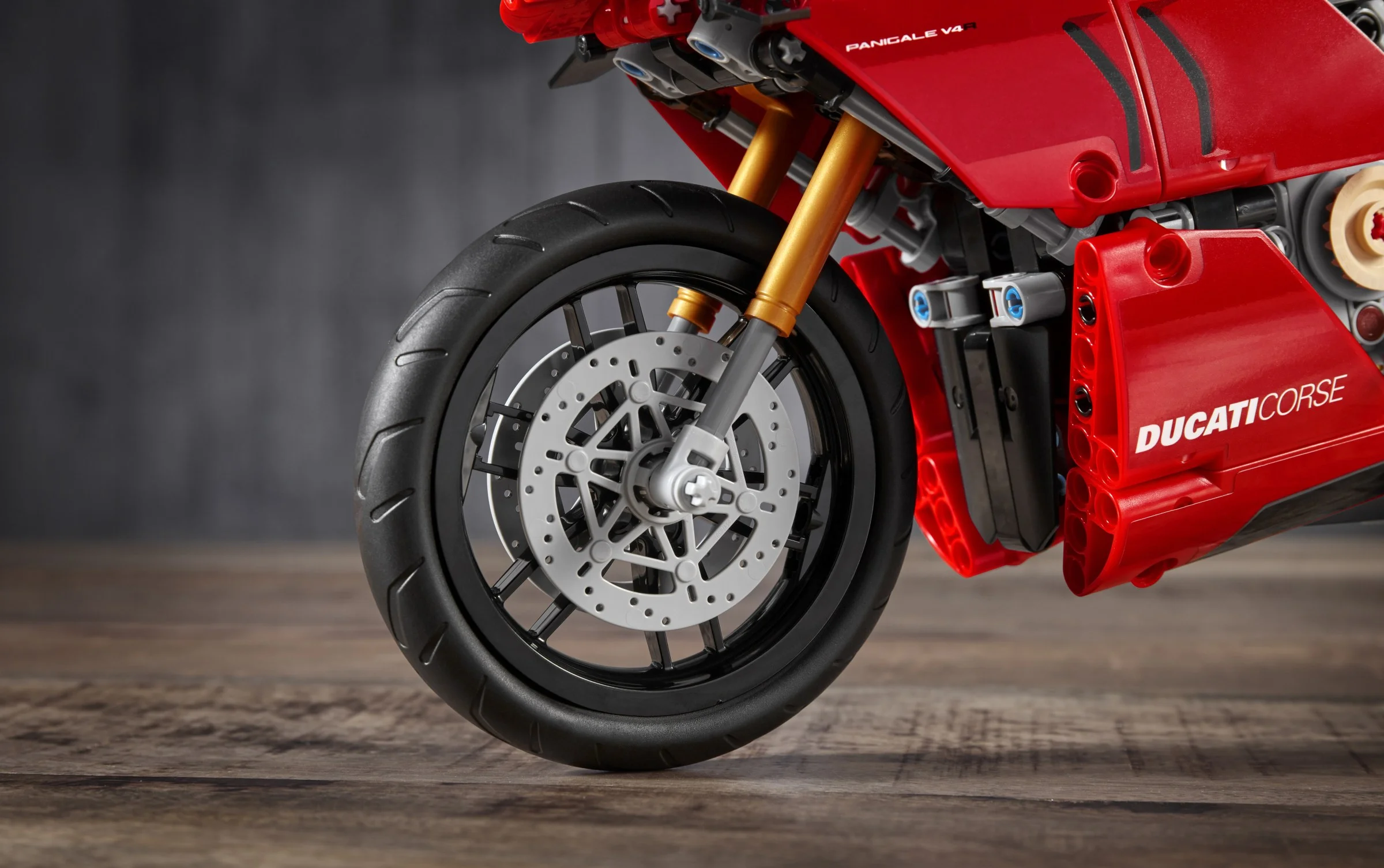 LEGO® 42107 Motor Motocykl Ścigacz Ducati Panigale V4 R - zdjęcie 13