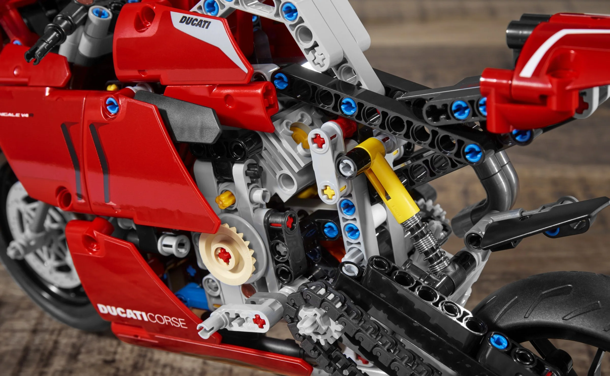 LEGO® 42107 Motor Motocykl Ścigacz Ducati Panigale V4 R - zdjęcie 15