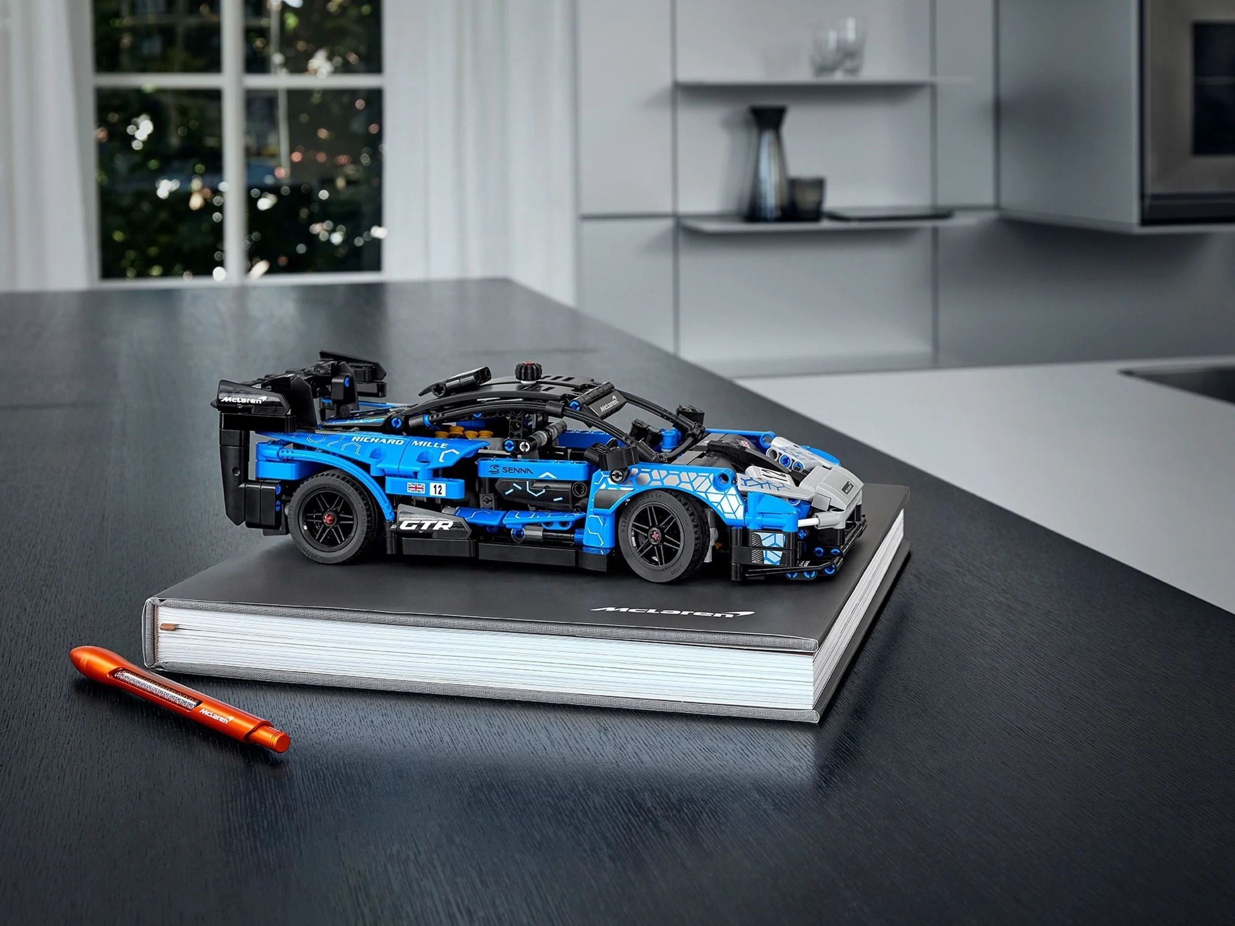 LEGO® 42123 McLaren Senna GTR™ - zdjęcie 12