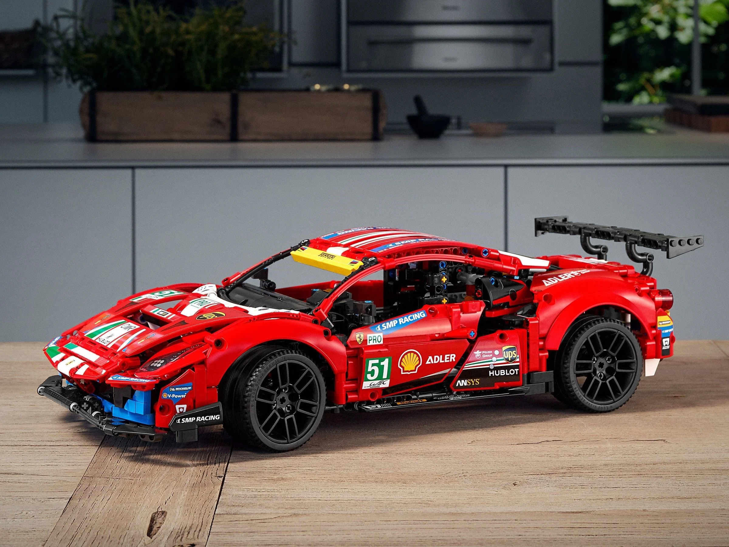 LEGO® 42125 Ferrari 488 GTE - zdjęcie 13