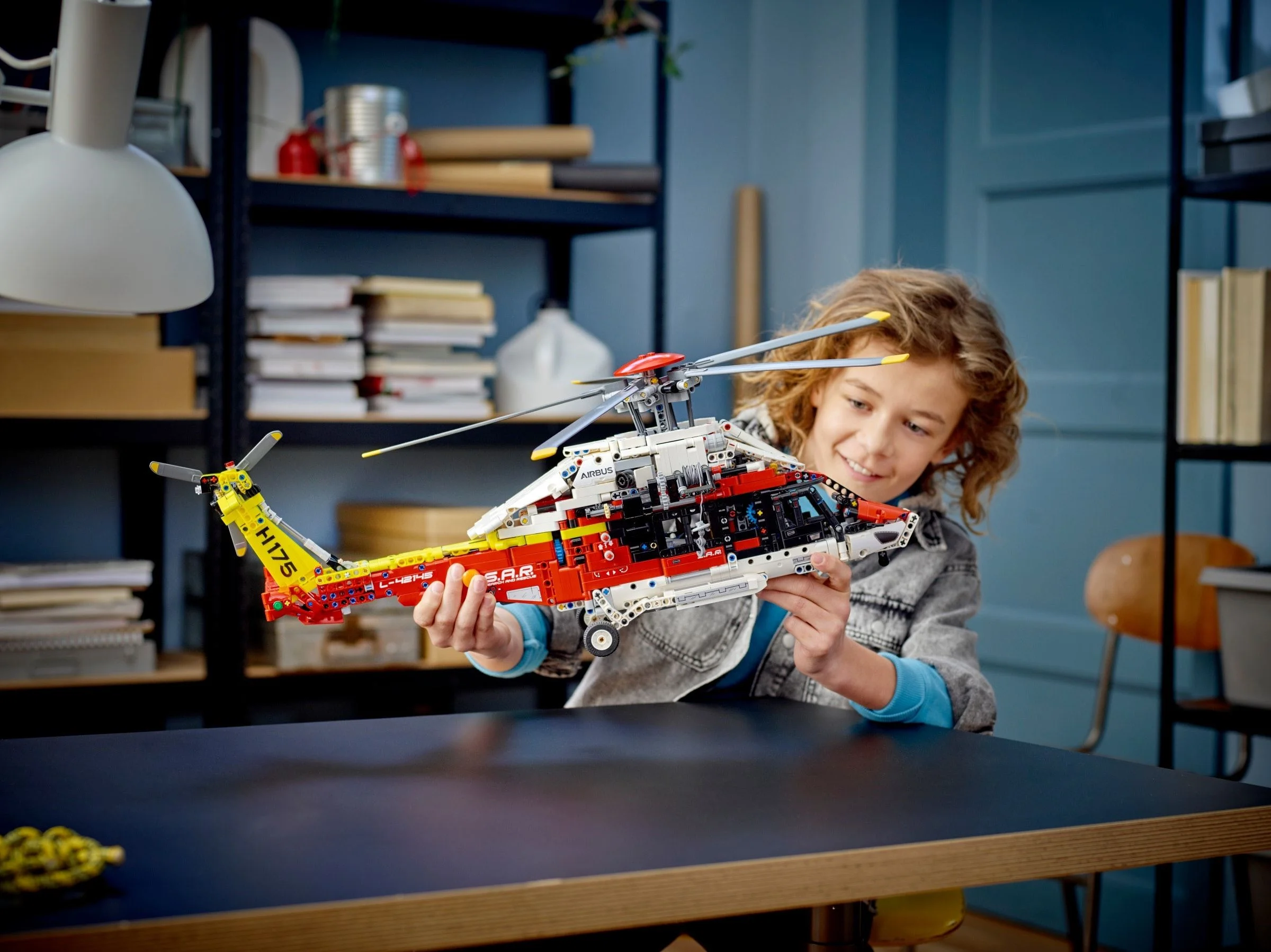 LEGO® 42145 Helikopter ratunkowy Airbus H175 - zdjęcie 9