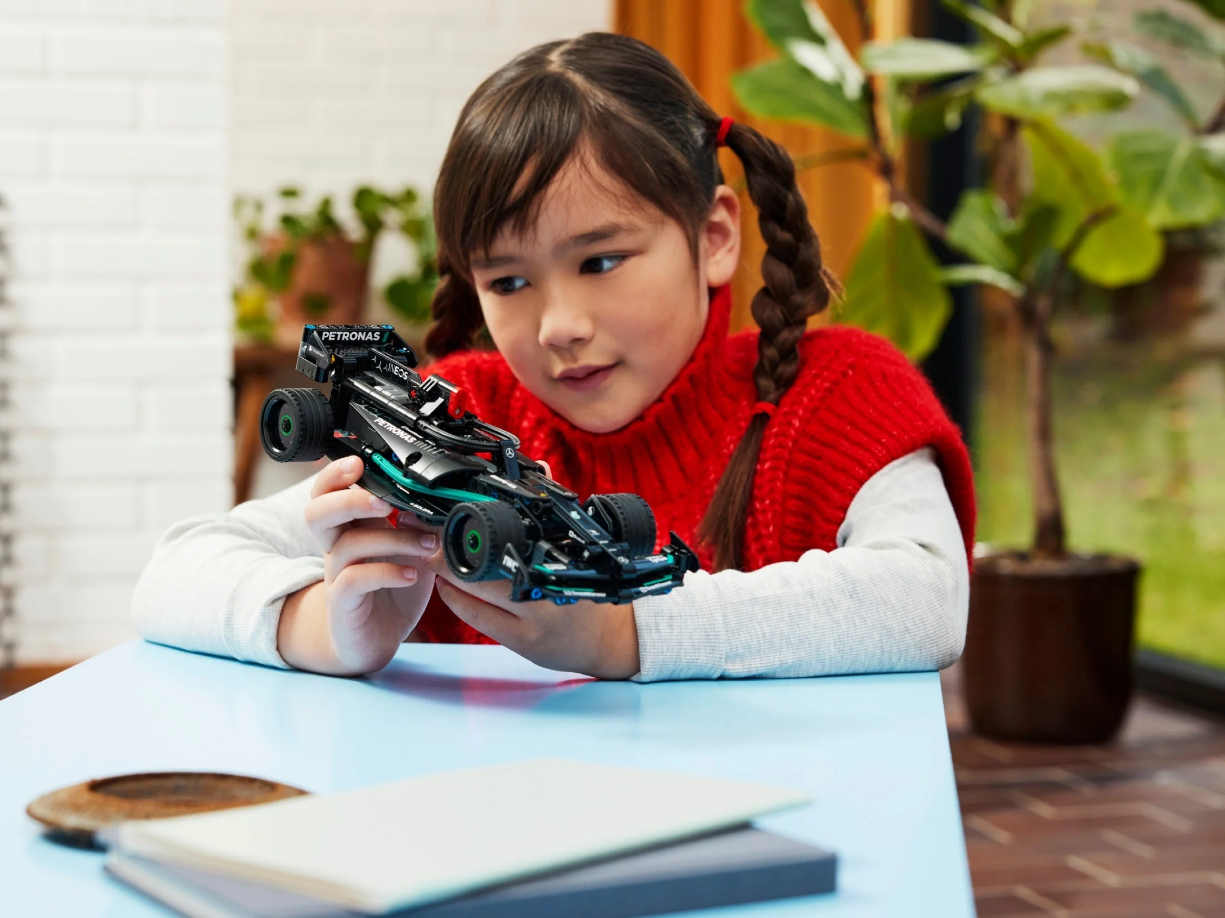 LEGO® 42165 Mercedes-AMG F1 W14 E Performance Pull-Back - zdjęcie 7