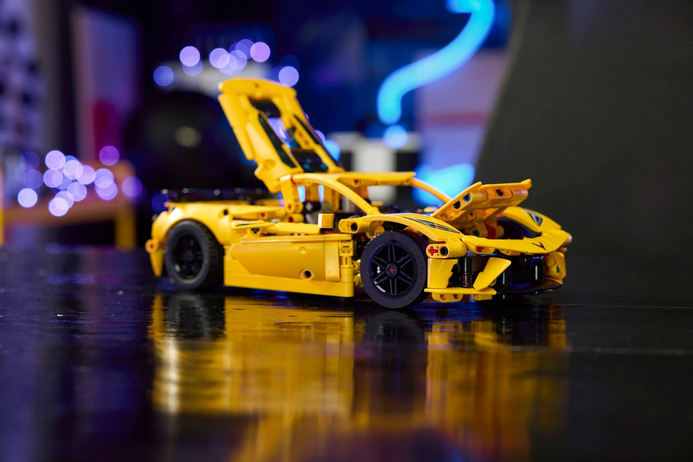LEGO® 42205 LEGO Technic Chevrolet Corvette Stingray - zdjęcie 5