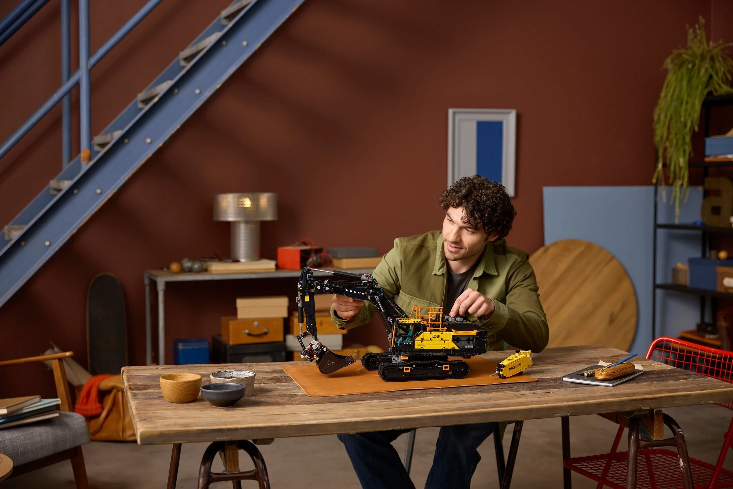 LEGO® 42215 LEGO Technic Koparka Volvo EC500 Hybrid - zdjęcie 12