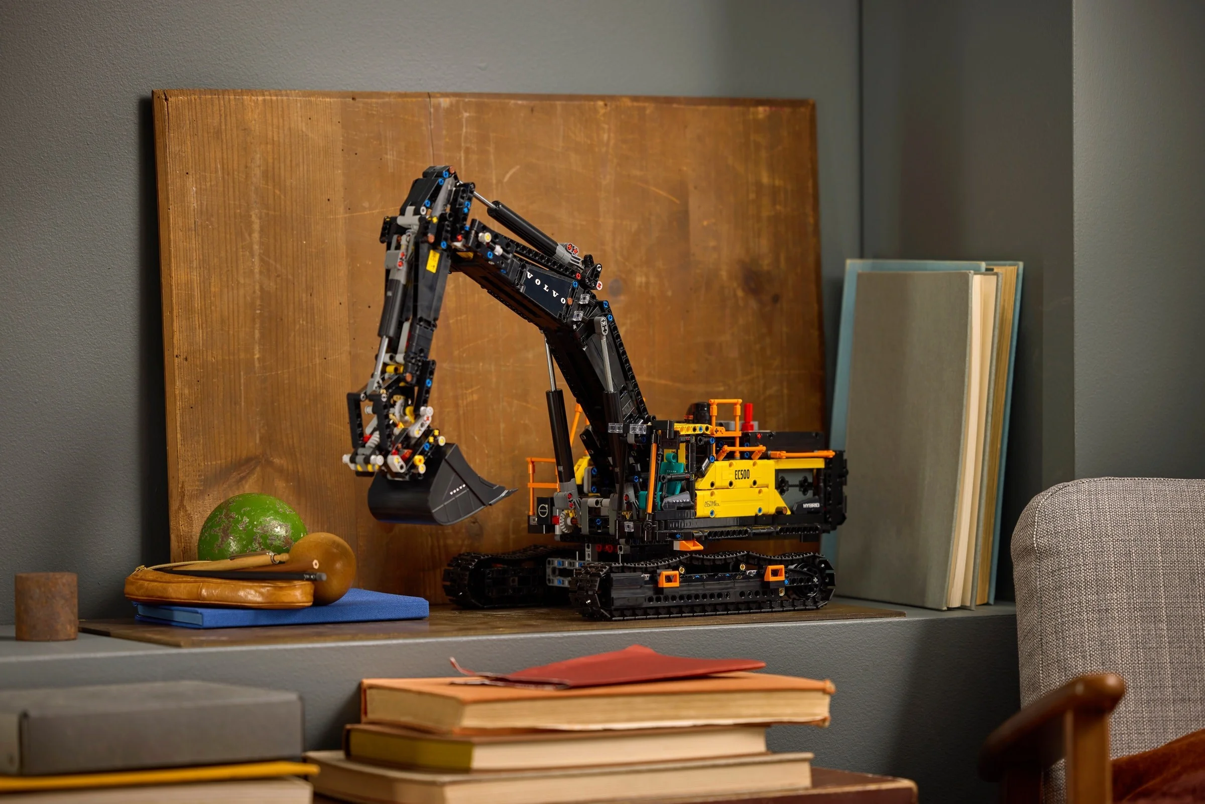 LEGO® 42215 LEGO Technic Koparka Volvo EC500 Hybrid - zdjęcie 13