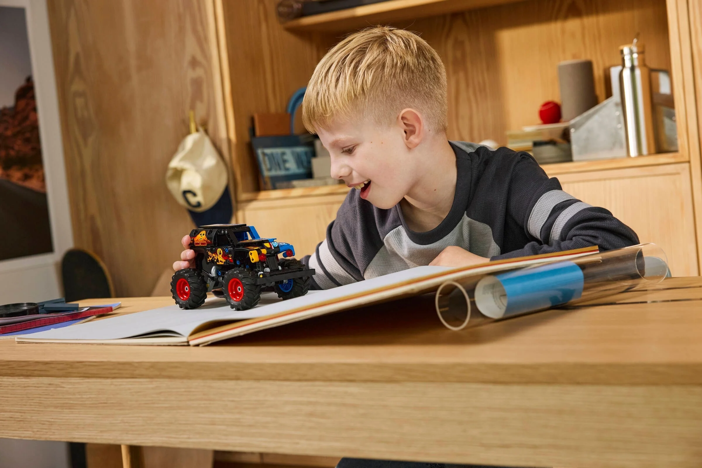 LEGO® 42219 Monster Jam™ Grave Digger™ Ogień i Lód - zdjęcie 6