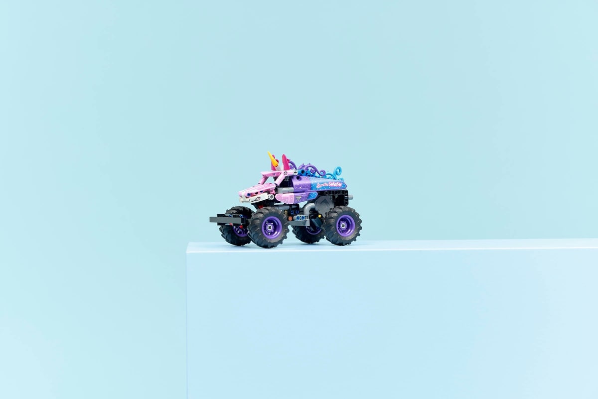 LEGO® 42220 Monster Jam Sparkle Smash z napędem typu pull-back - zdjęcie 15