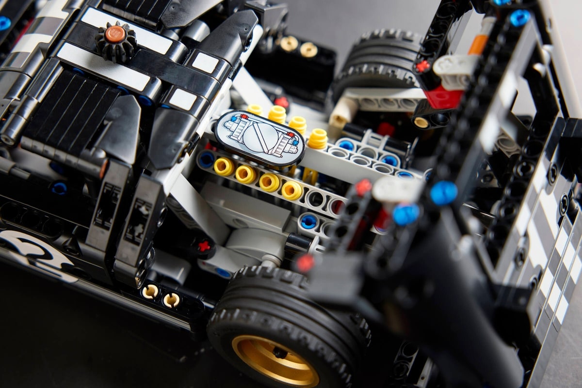LEGO® 42223 Samochód wyścigowy 1966 Ford GT40 MKII - zdjęcie 11