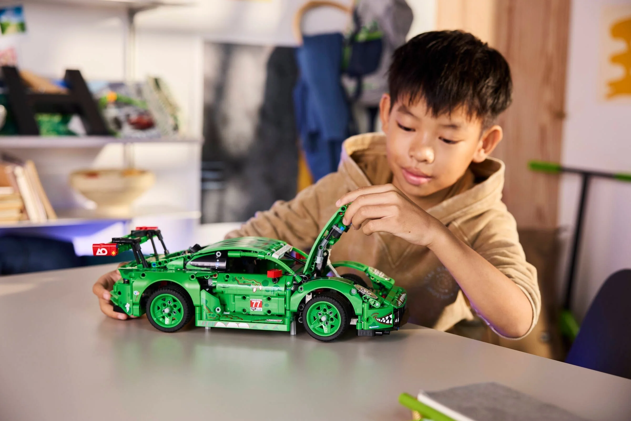 LEGO® 42224 Samochód Porsche 911 GT3 R Rexy Ao Racing - zdjęcie 8