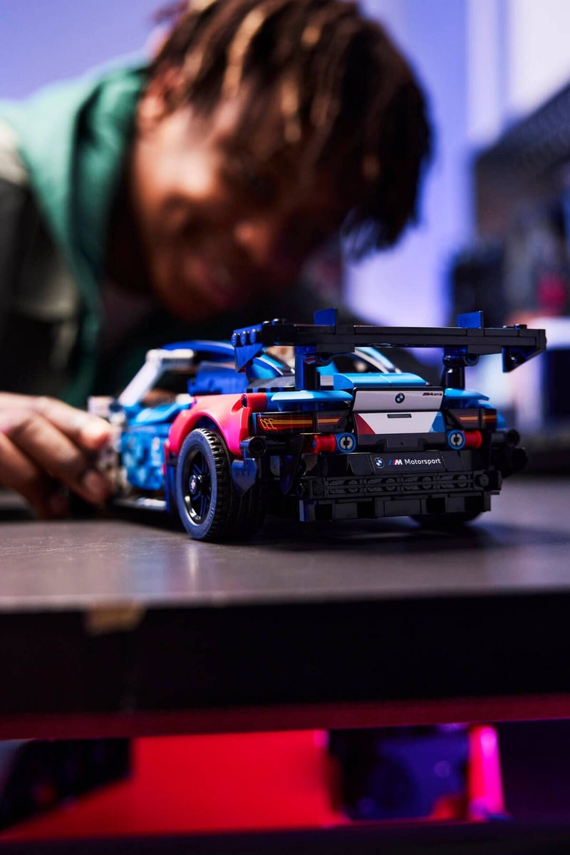 LEGO® 42226 Samochód wyścigowy BMW M4 GT3 EVO - zdjęcie 7