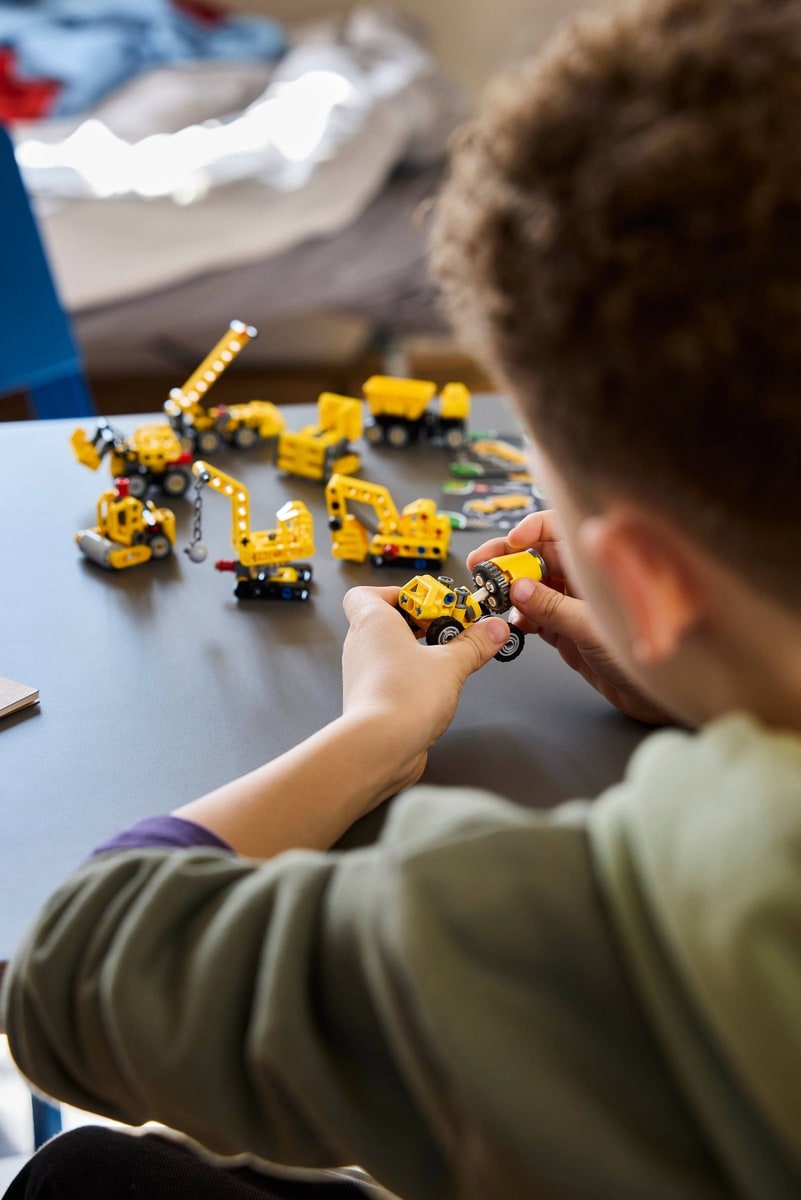 LEGO® 42233 Potężne maszyny - zdjęcie 6