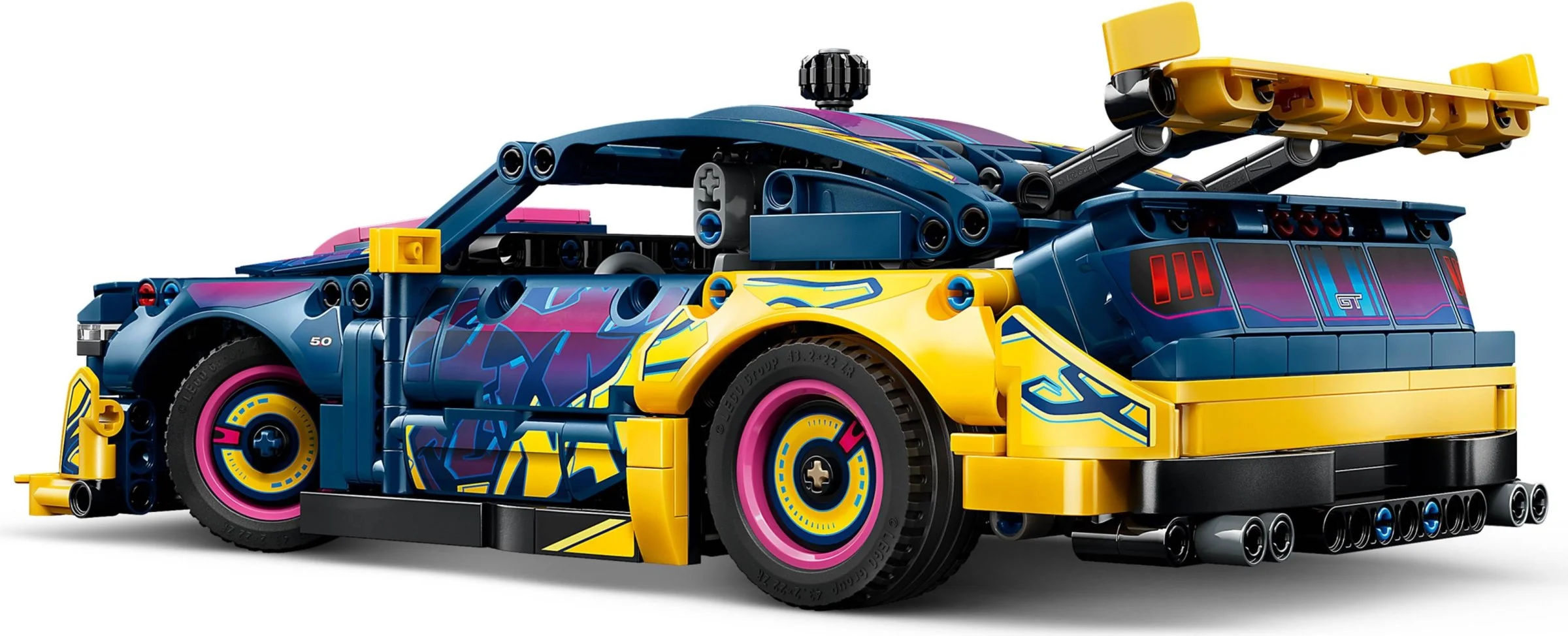 LEGO® 42236 Warsztat tuningowy: samochód Ford Mustang GT - zdjęcie 5