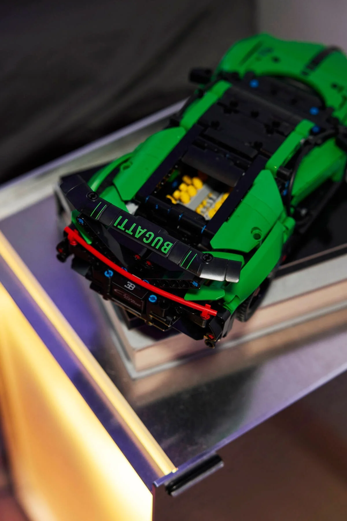 LEGO® 42241 Zielony hipersamochód Bugatti Chiron Pur Sport - zdjęcie 7