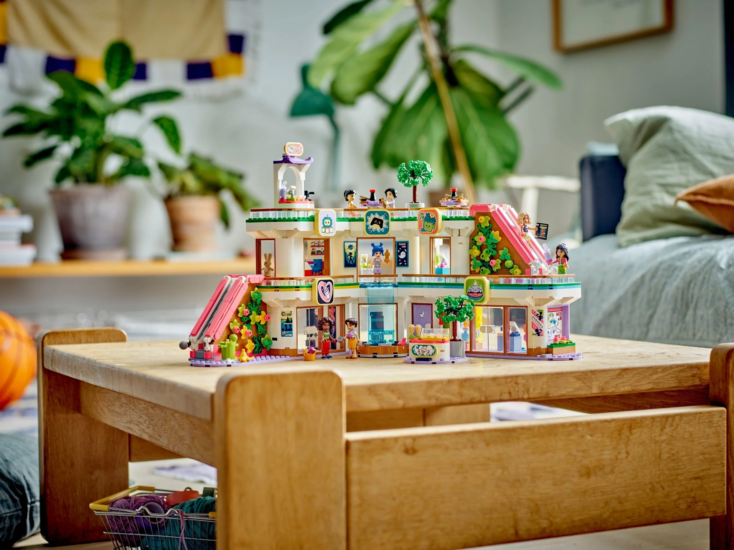 LEGO® 42604 Centrum handlowe w Heartlake City - zdjęcie 6