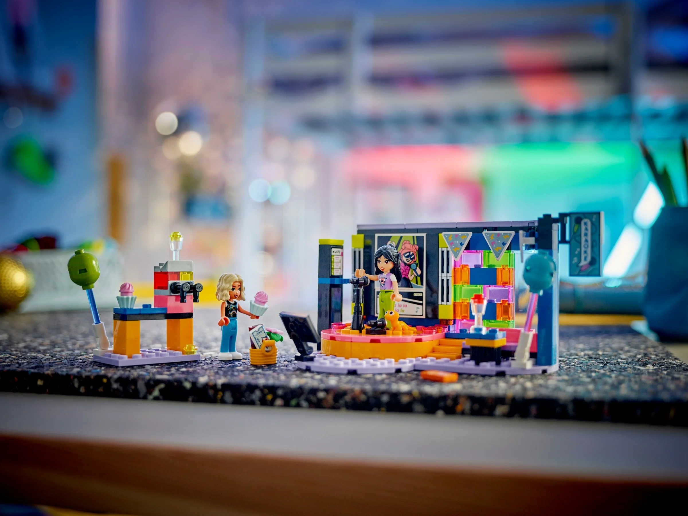 LEGO® 42610 LEGO Friends Impreza z karaoke - zdjęcie 6