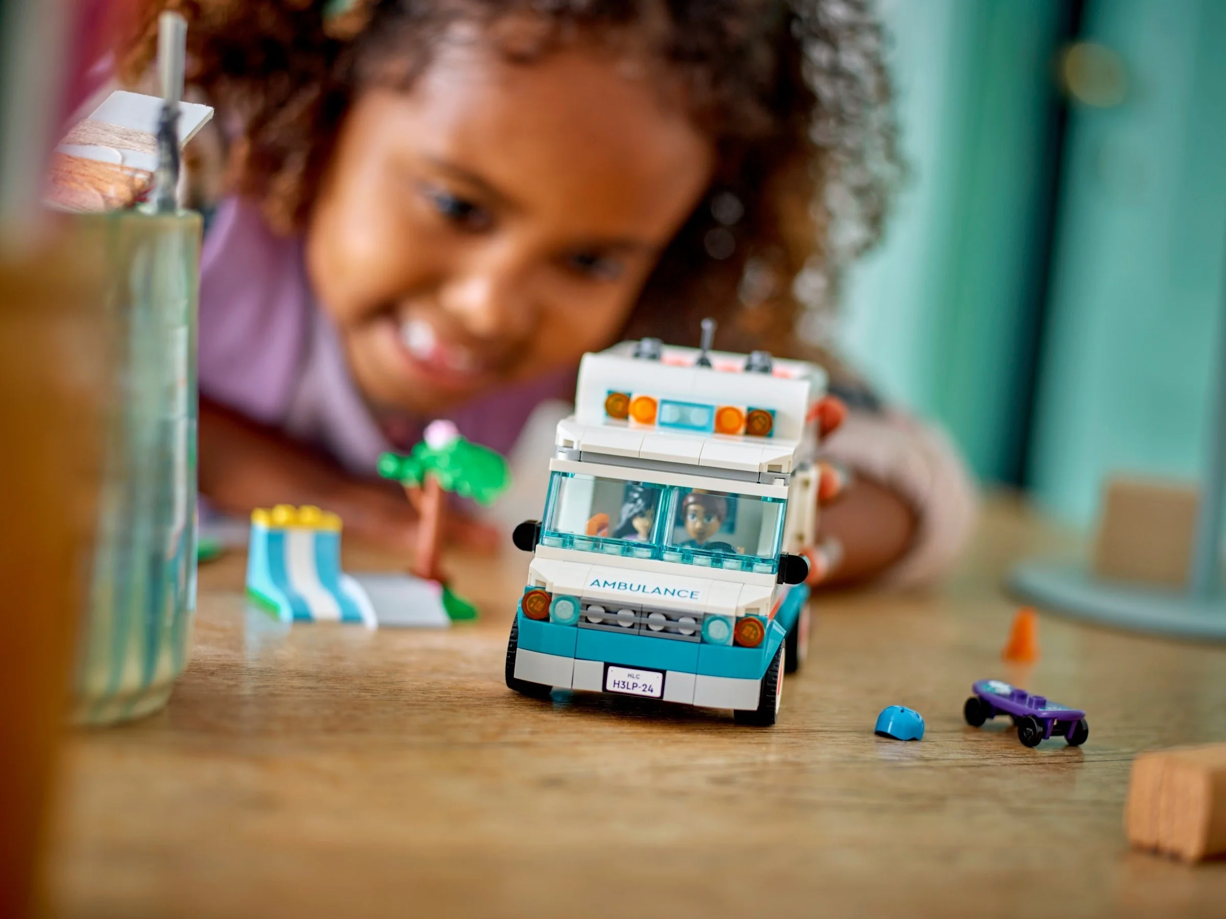 LEGO® 42613 Karetka szpitala w Heartlake - zdjęcie 8