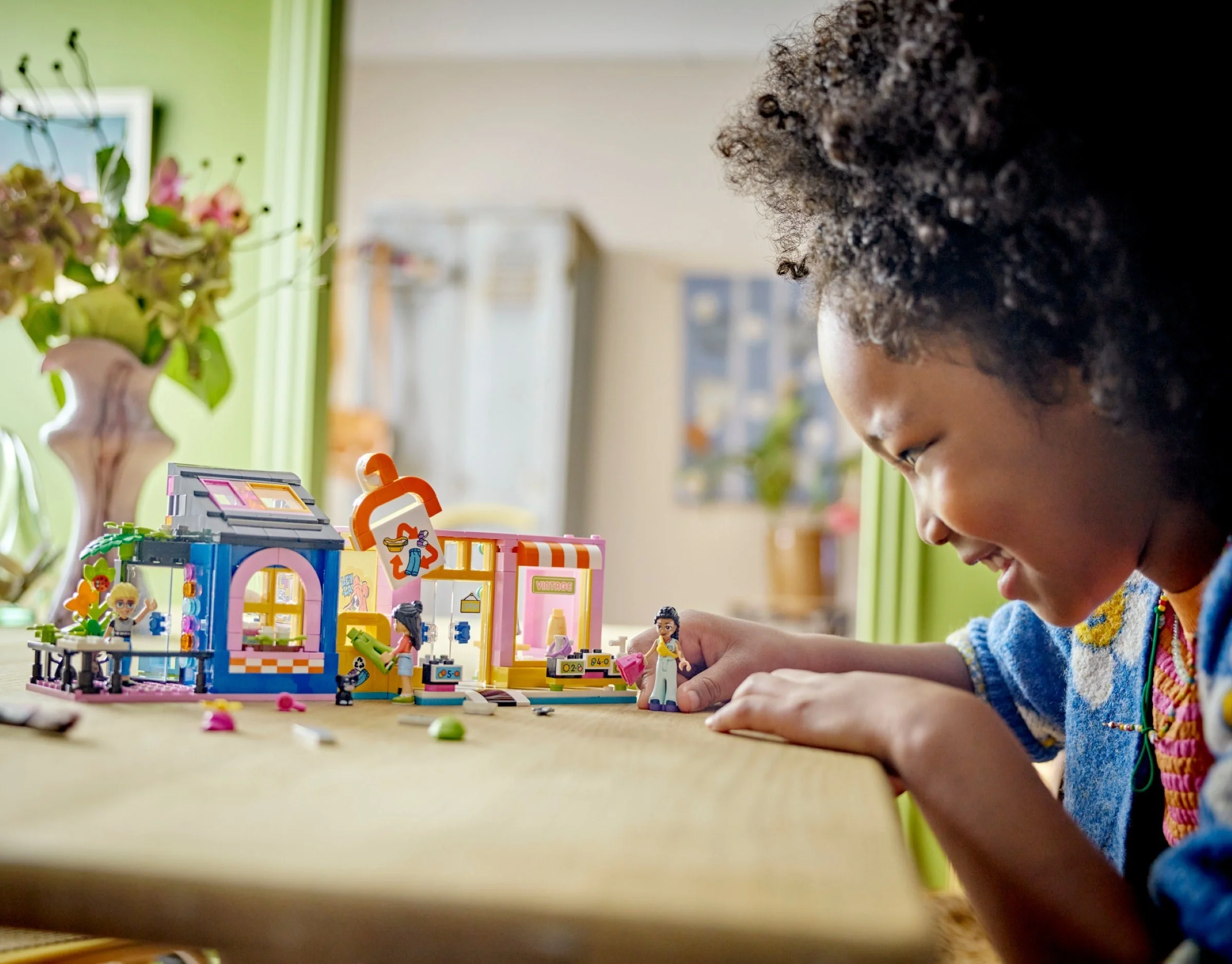 LEGO® 42614 Sklep z używaną odzieżą - zdjęcie 4