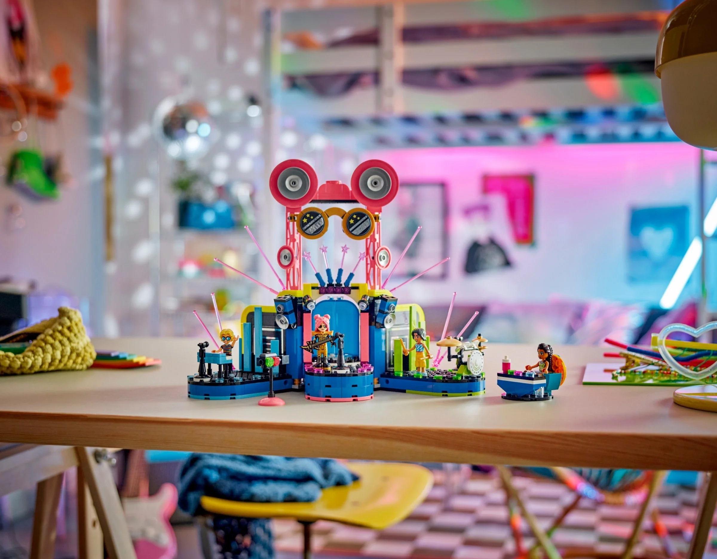 LEGO® 42616 Pokaz talentów muzycznych w Heartlake - zdjęcie 8