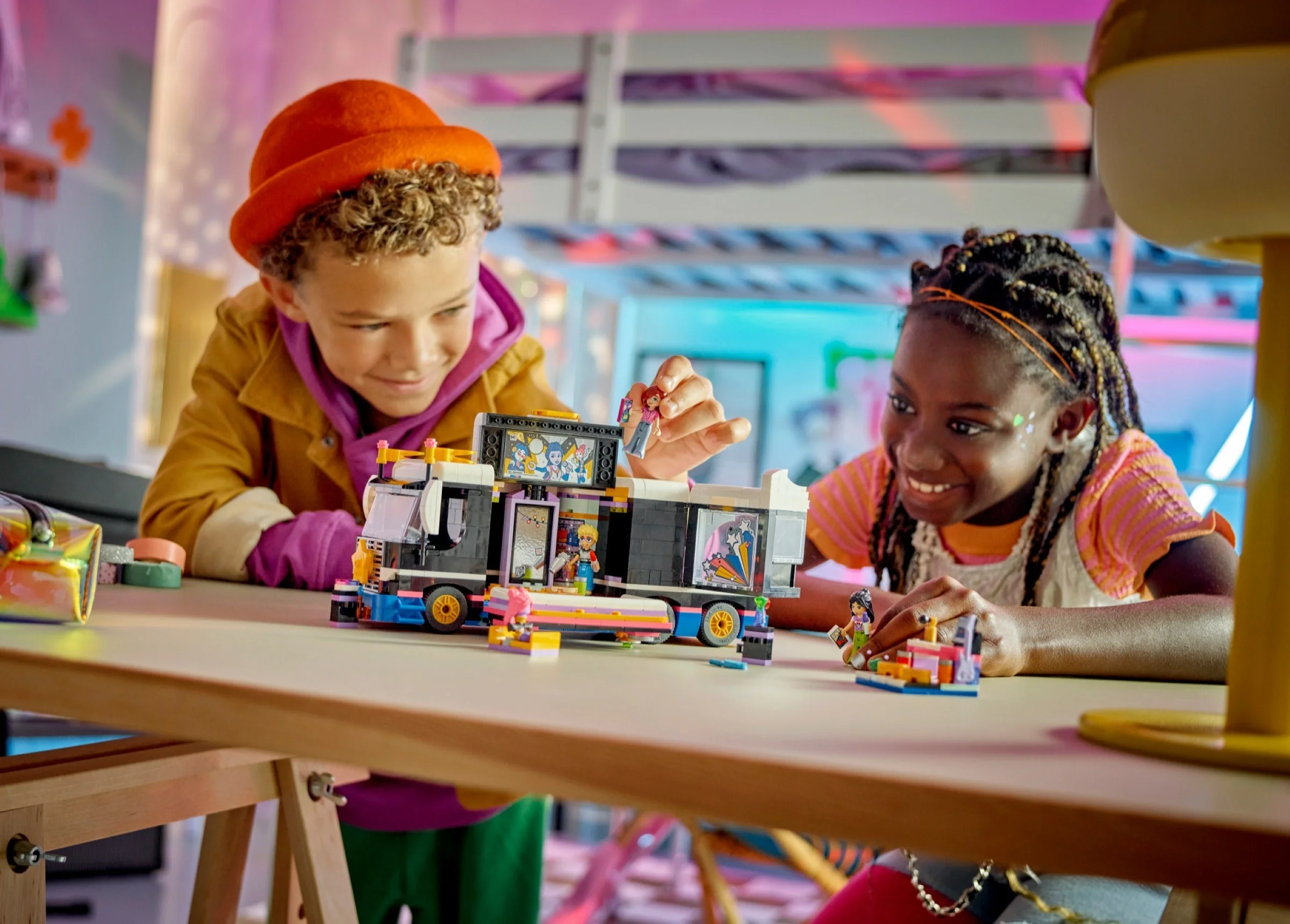 LEGO® 42619 Autobus koncertowy gwiazdy popu - zdjęcie 6