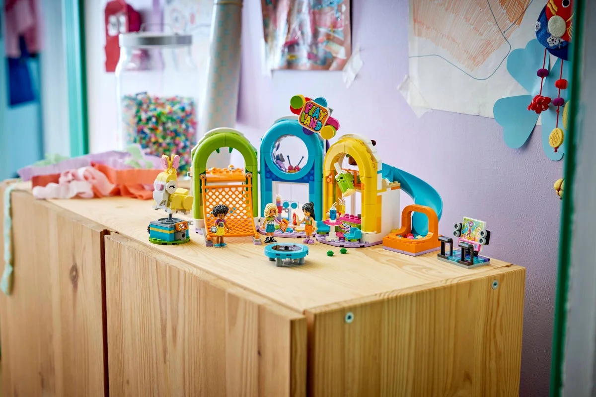 LEGO® 42686 LEGO Friends Niezwykła sala zabaw - zdjęcie 2