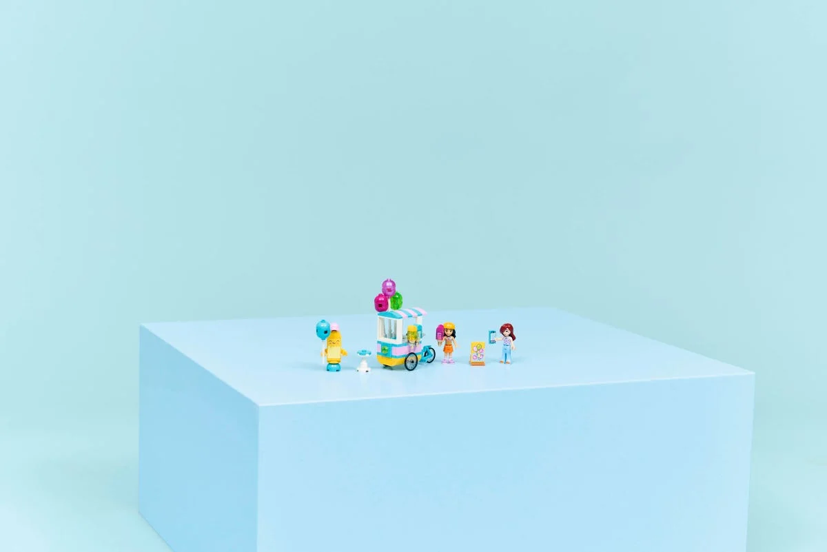 LEGO® 42692 LEGO Friends Stoisko z lodami i balonami - zdjęcie 4