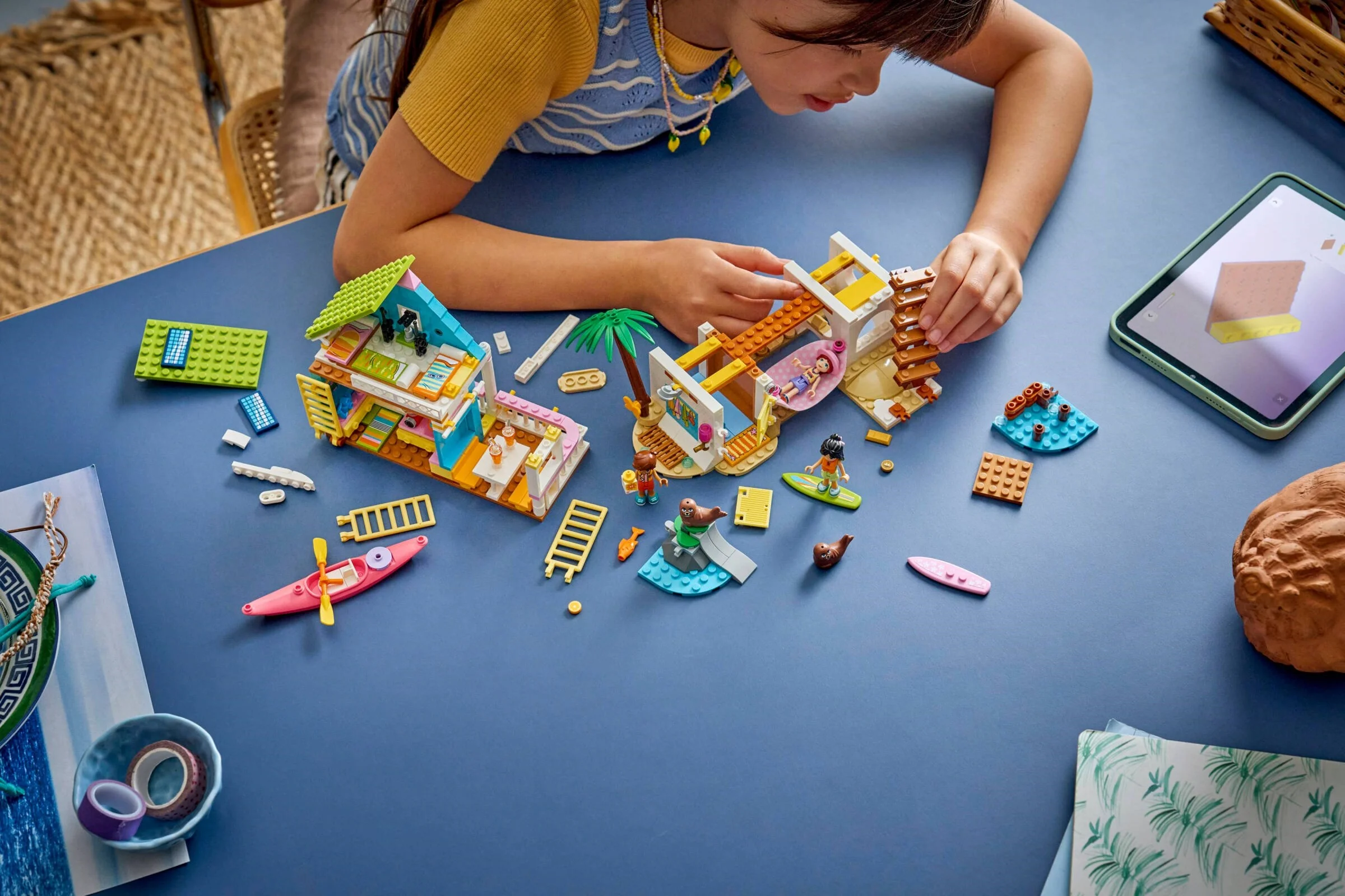 LEGO® 42699 LEGO Friends Domek na plaży z fokami - zdjęcie 16