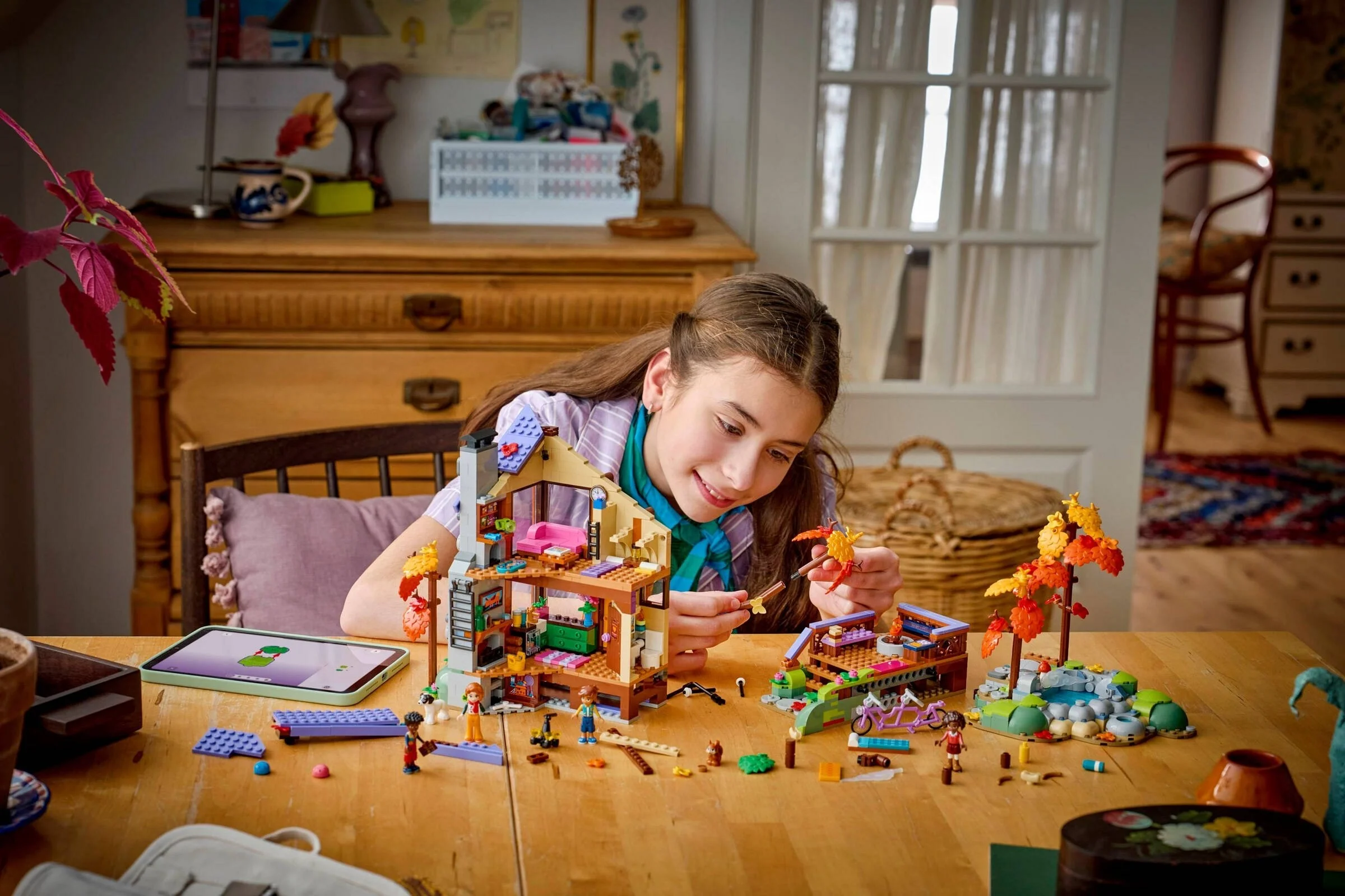 LEGO® 42705 Jesienna leśna chatka - zdjęcie 4