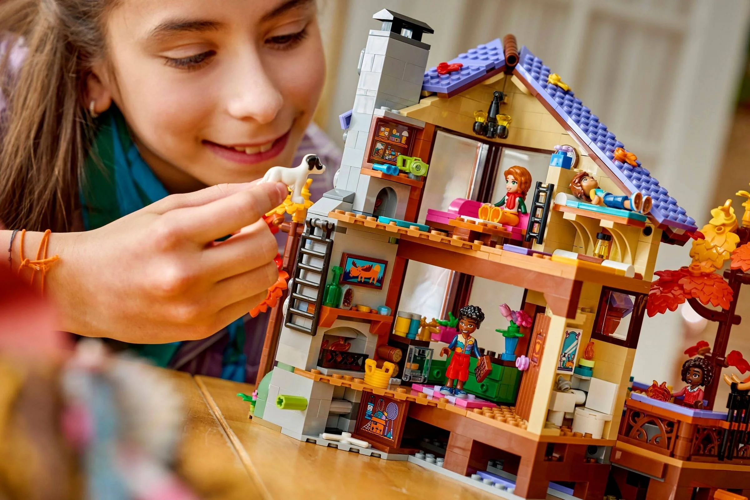 LEGO® 42705 Jesienna leśna chatka - zdjęcie 6