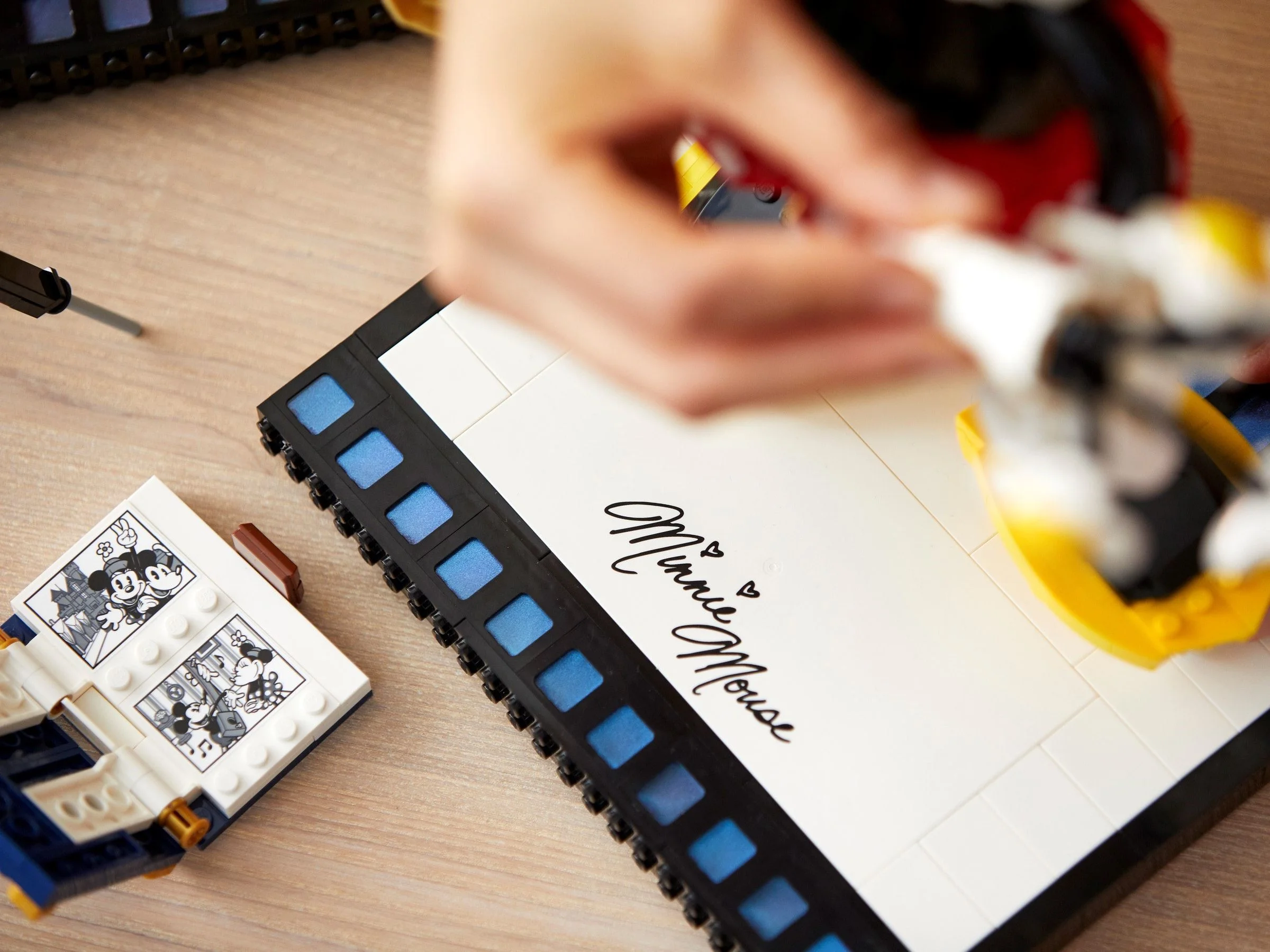 LEGO® 43179 LEGO Ideas Myszka Miki i Myszka Minnie do zbudowania - zdjęcie 6