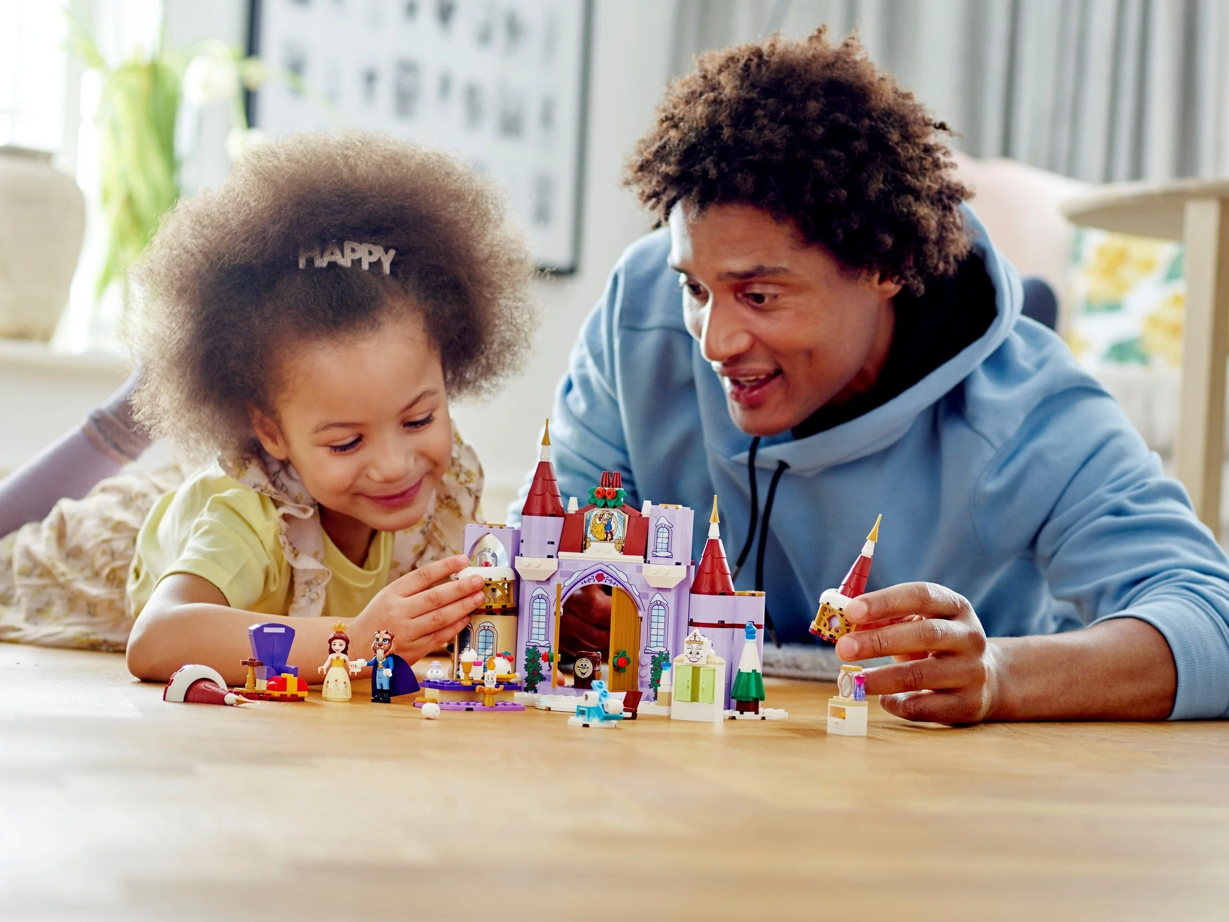 LEGO® 43180 Zimowe święto w zamku Belli - zdjęcie 8