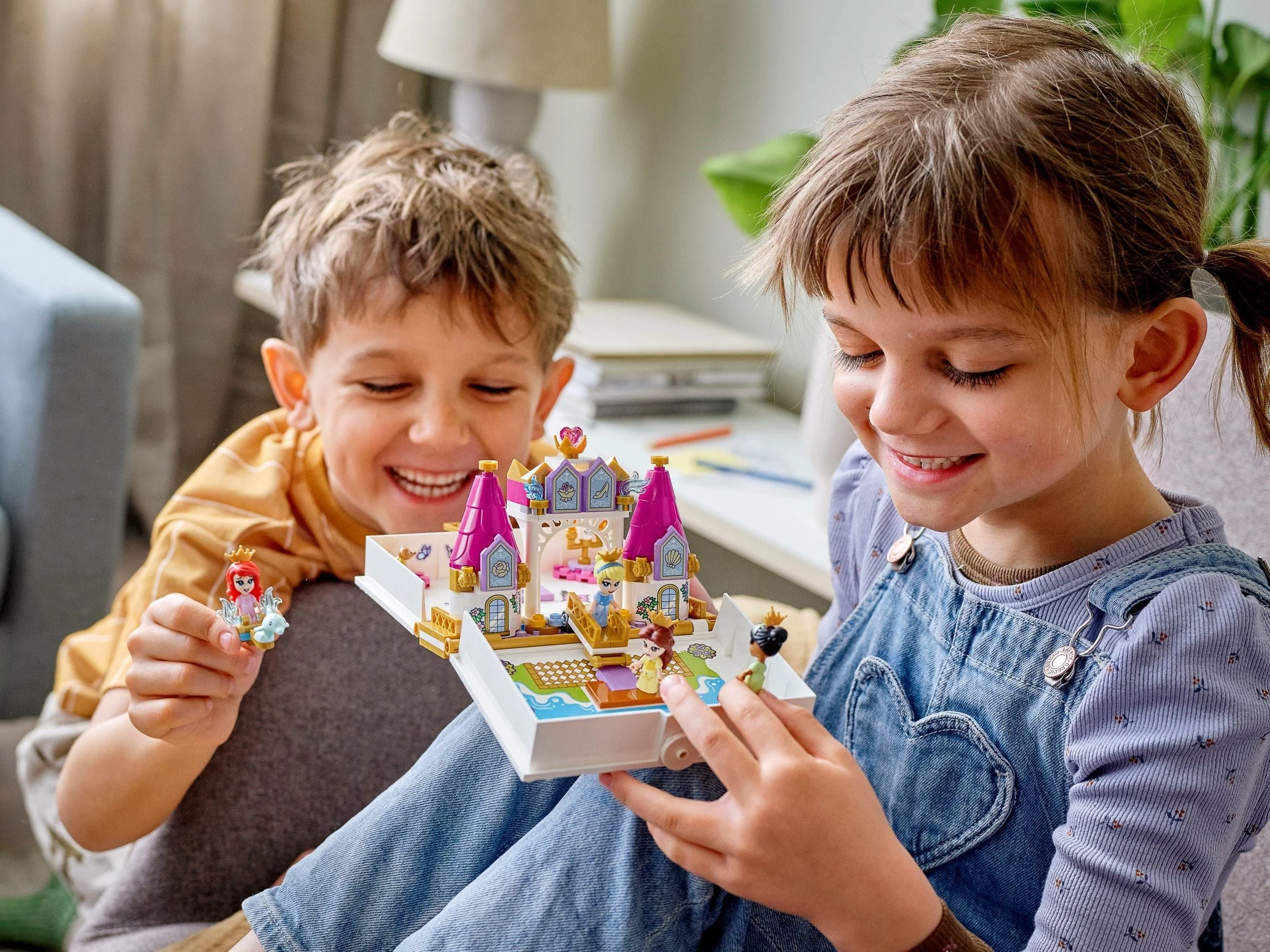 LEGO® 43193 Książka z przygodami Arielki, Belli, Kopciuszka i Tiany - zdjęcie 12