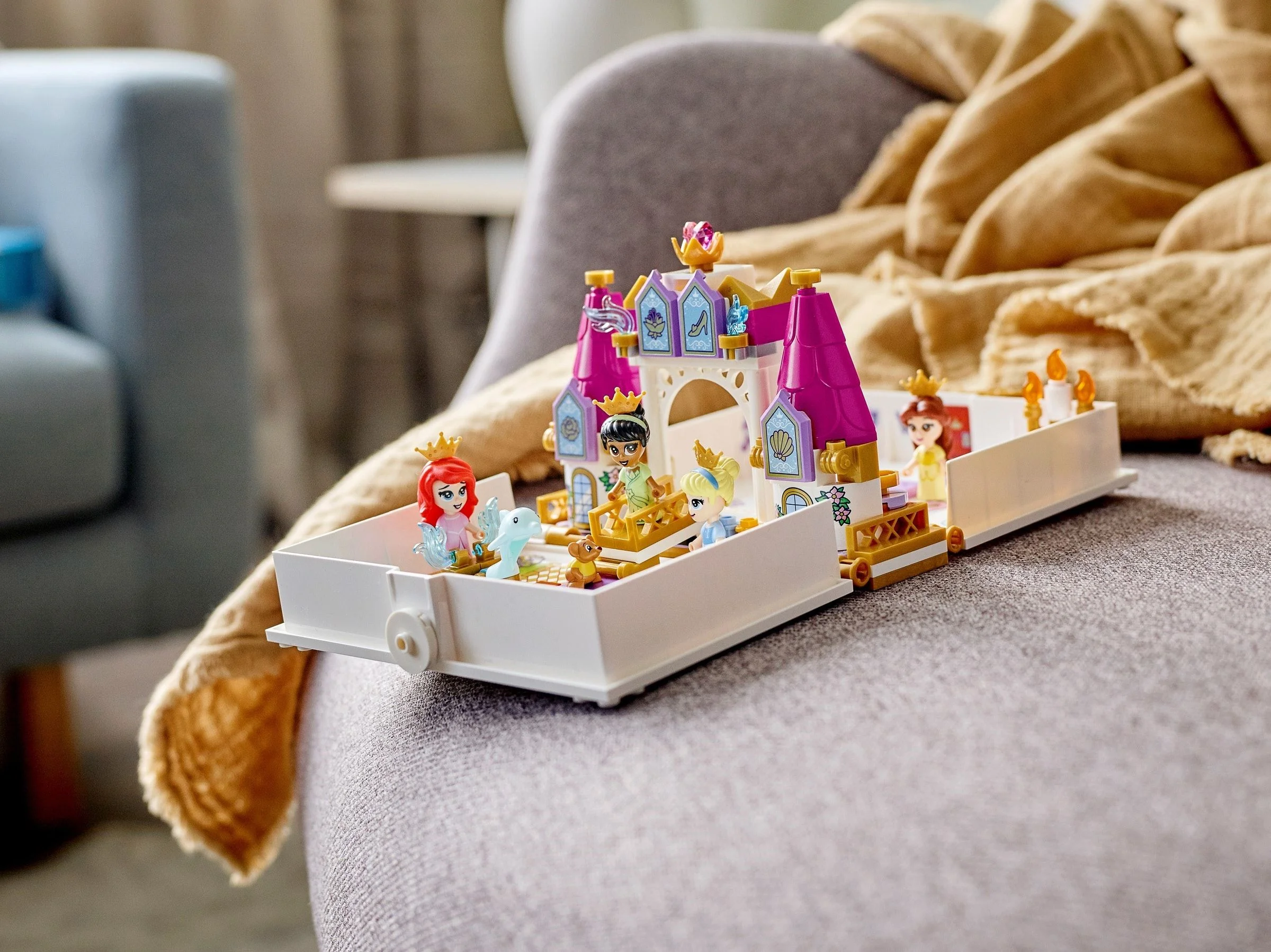 LEGO® 43193 Książka z przygodami Arielki, Belli, Kopciuszka i Tiany - zdjęcie 13