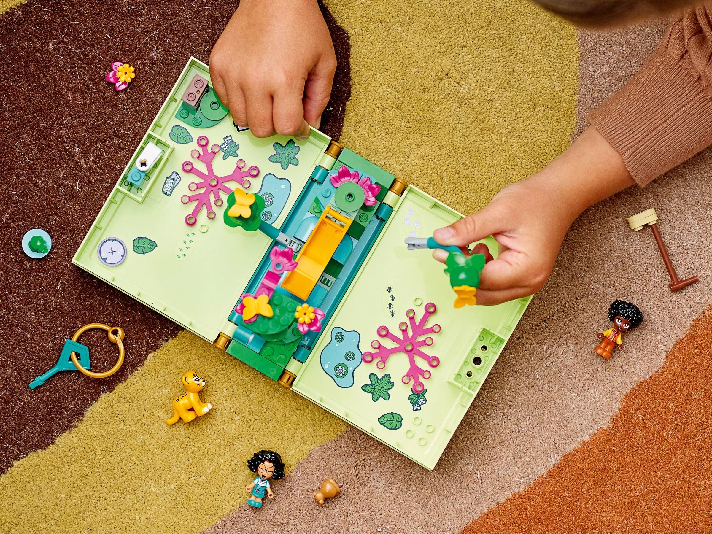 LEGO® 43200 LEGO Disney - Magiczne drzwi Antonia - zdjęcie 8