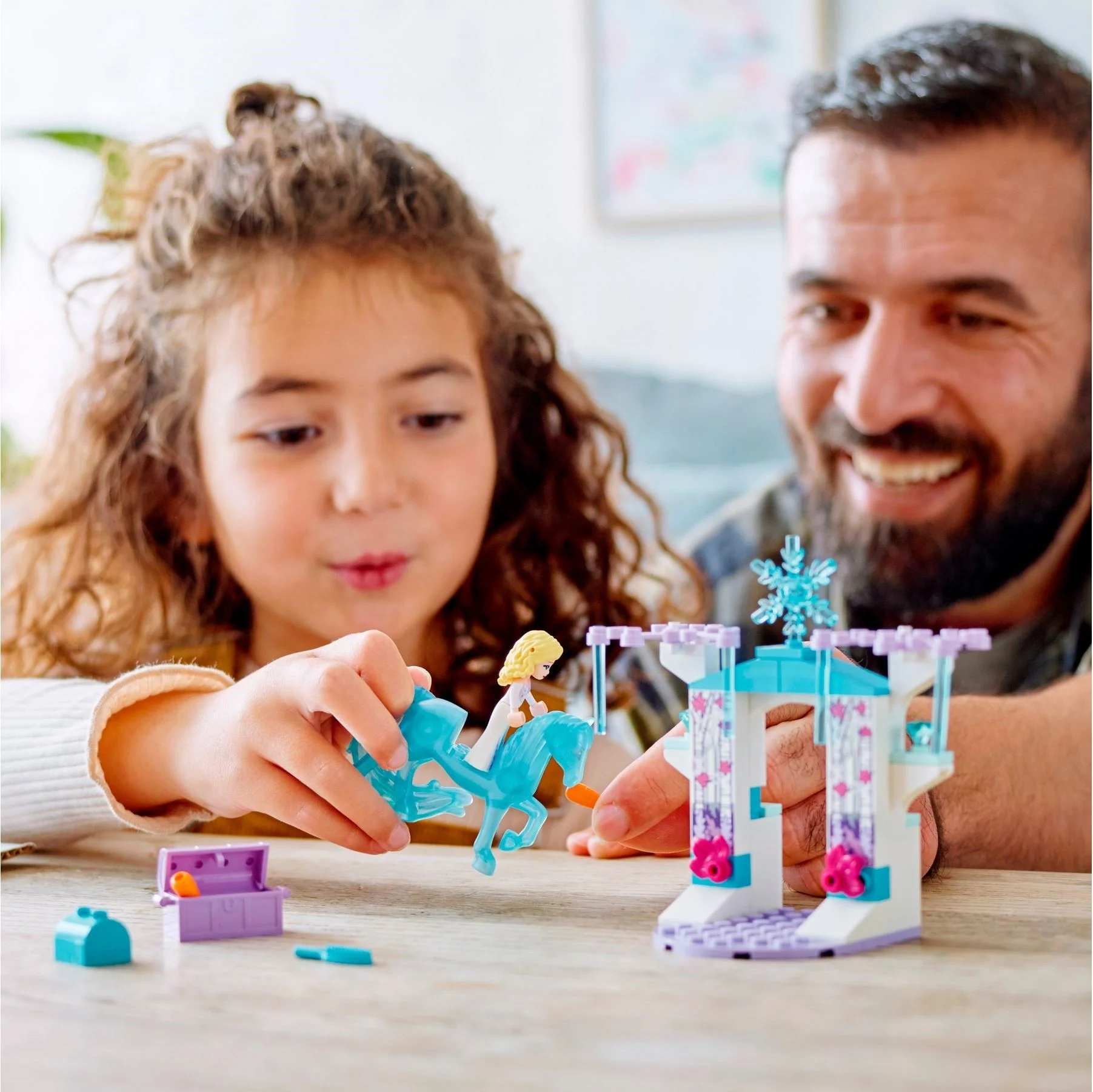 LEGO® 43209 Elza i lodowa stajnia Nokka - zdjęcie 7