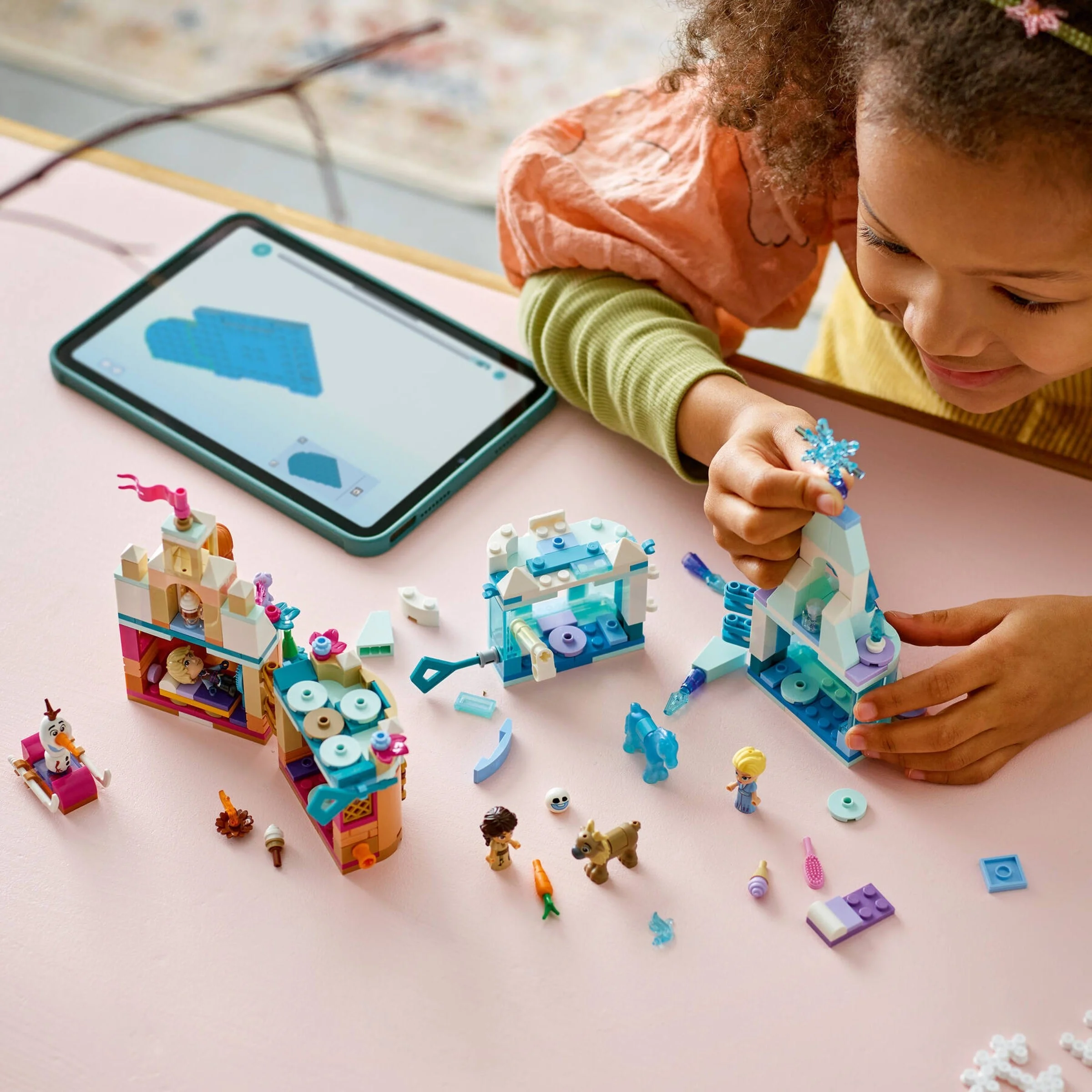 LEGO® 43278 Miniaturowy zamek w Arendelle i lodowy pałac Elzy - zdjęcie 5
