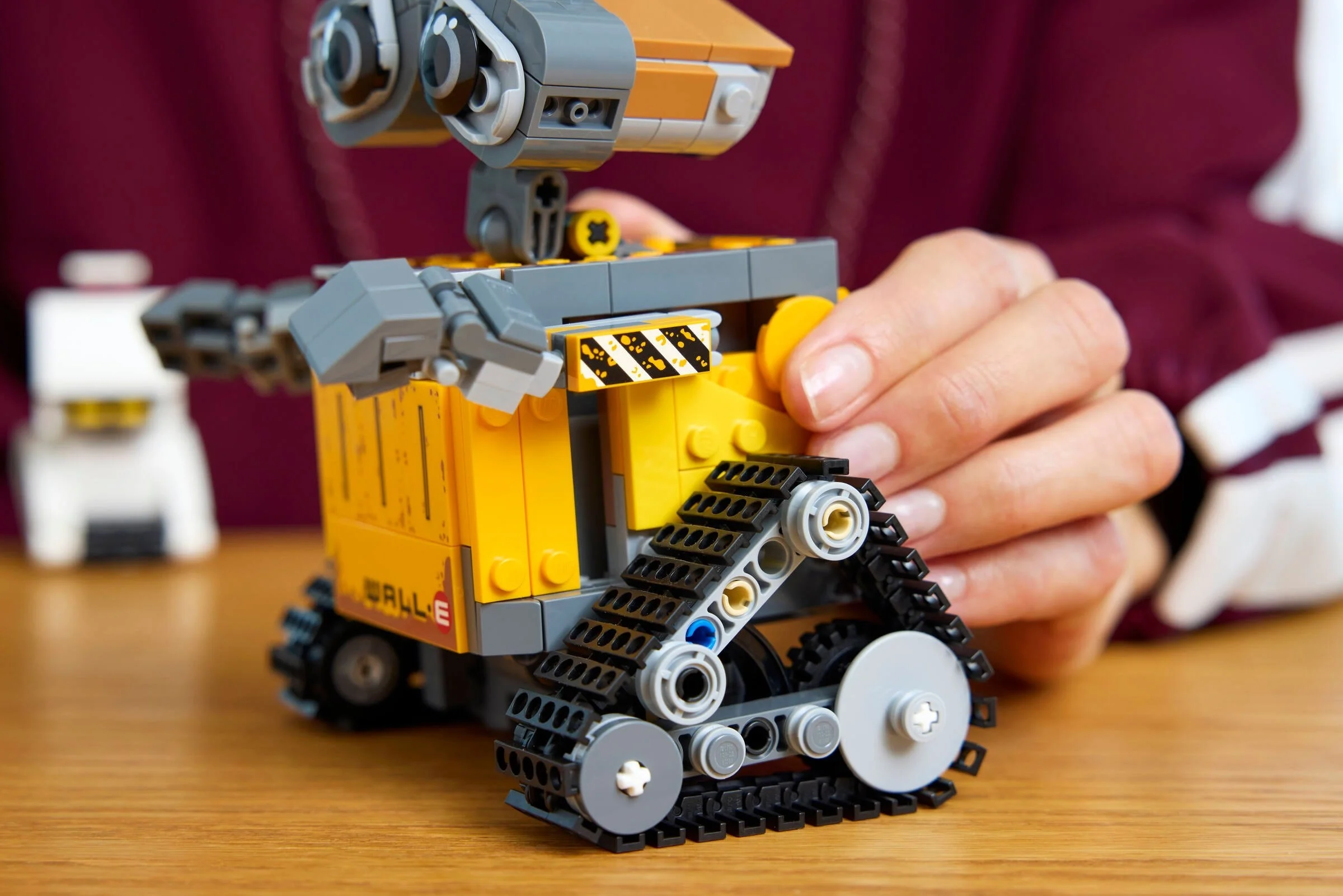 LEGO® 43279 Pixar Wall-e i Ewa - zdjęcie 13