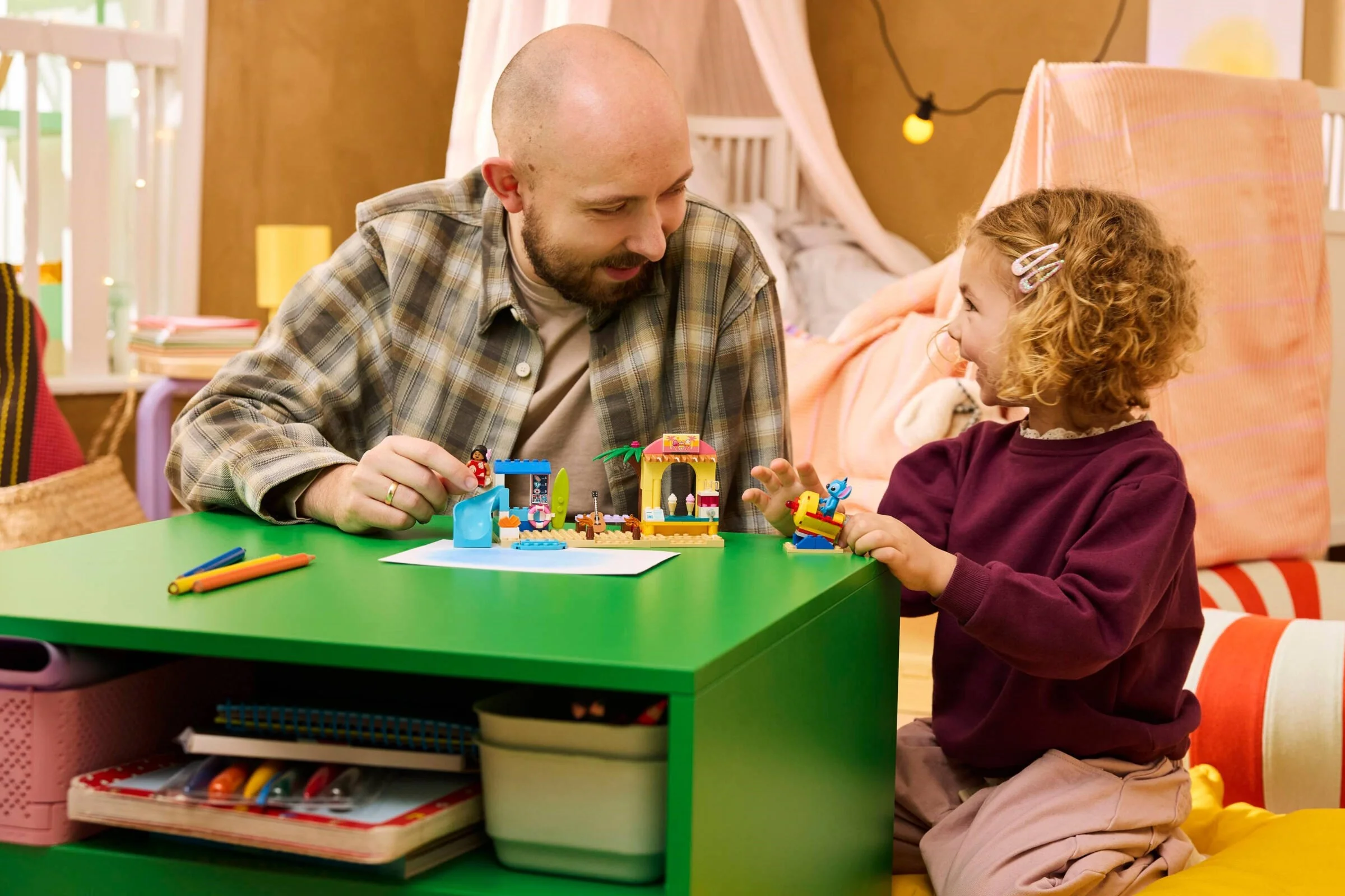 LEGO® 43280 Zabawa na plaży z Lilo i Stitchem - zdjęcie 4