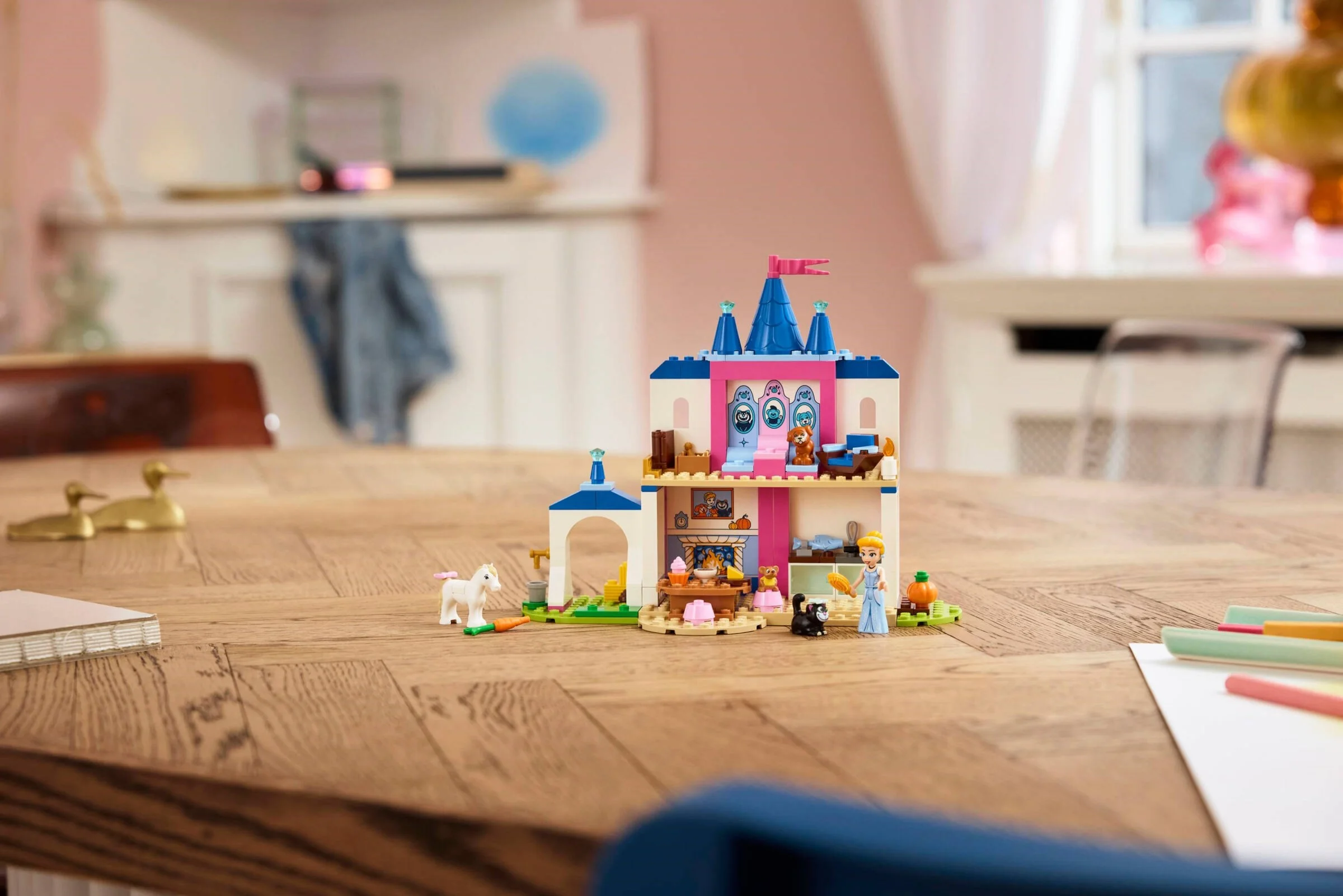 LEGO® 43283 Zamek Kopciuszka i jej zwierzęcych przyjaciół - zdjęcie 7