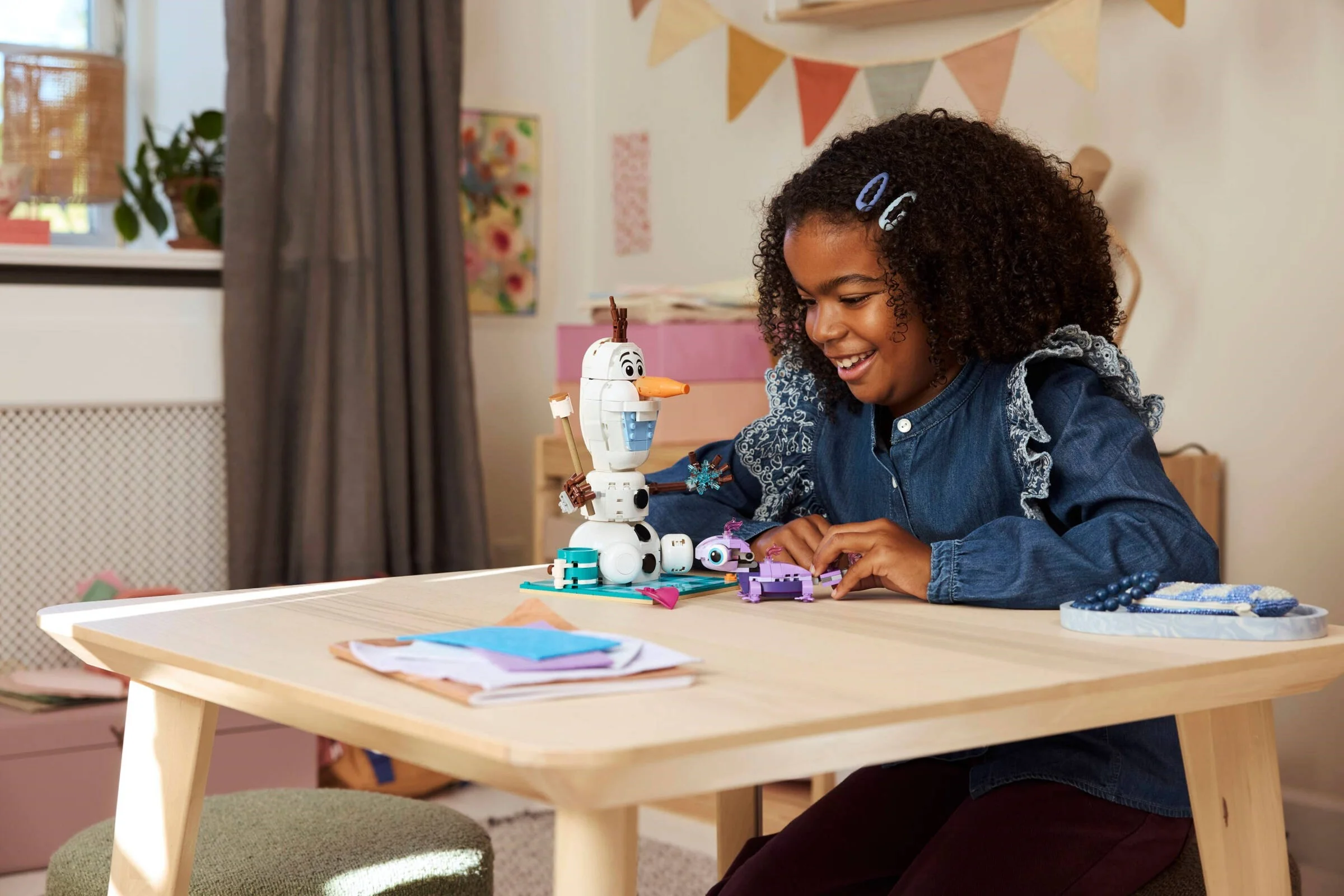 LEGO® 43287 Piknik Olafa i Bruniego - zdjęcie 9