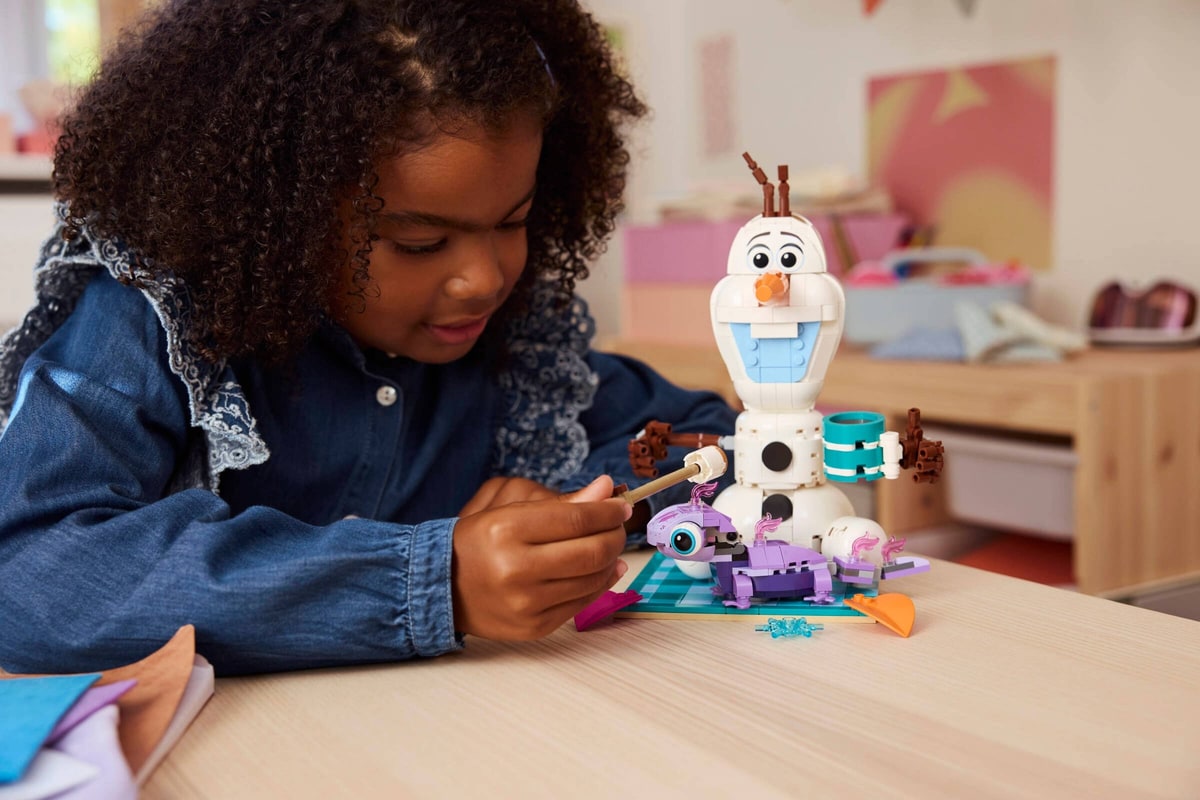 LEGO® 43287 Piknik Olafa i Bruniego - zdjęcie 10