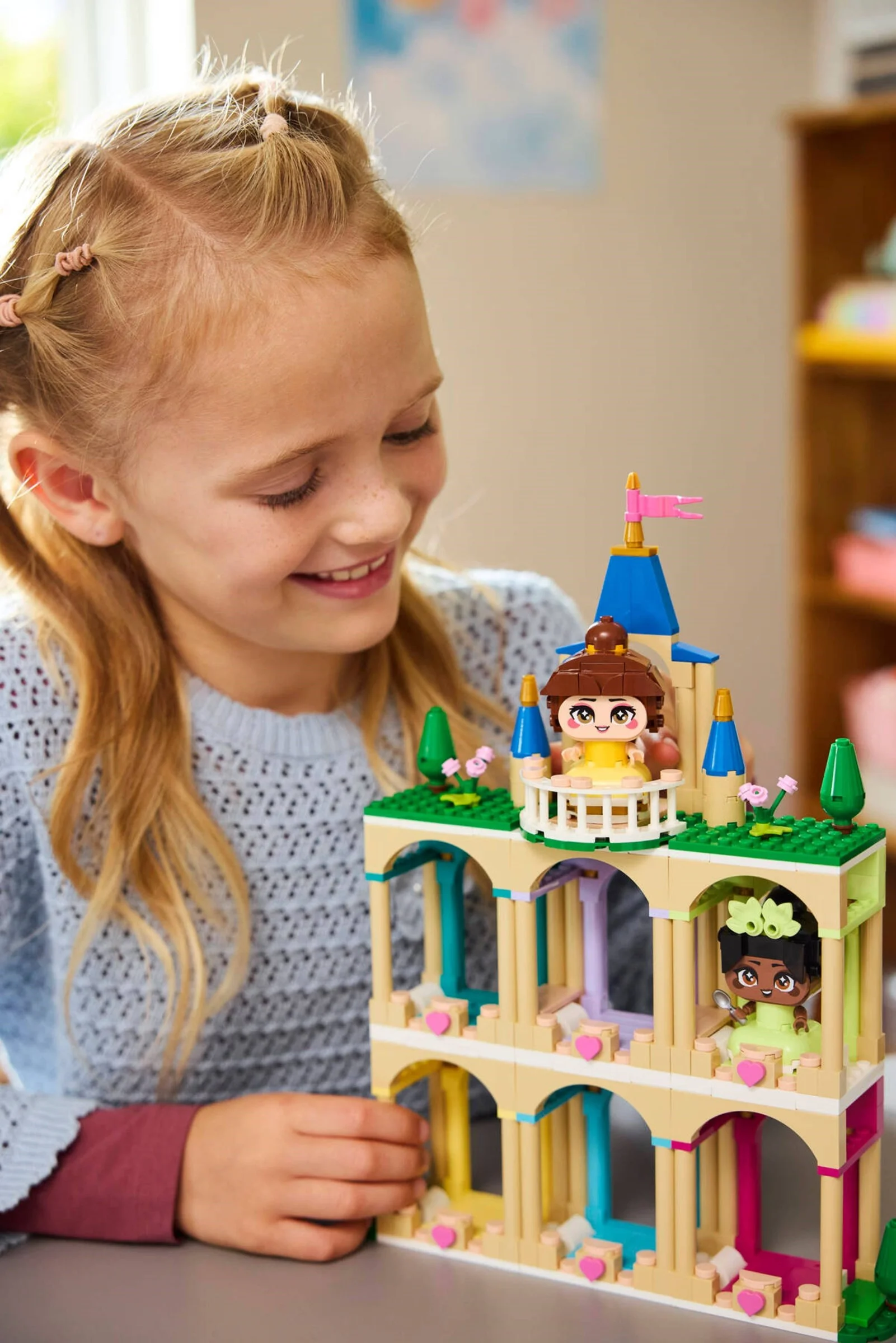 LEGO® 43291 Mała Bella i Tiana z Zamkiem - zdjęcie 6