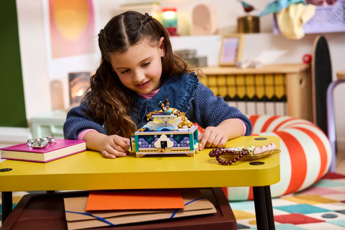 LEGO® 43295 Szkatułka na biżuterię Dżasminy - zdjęcie 10