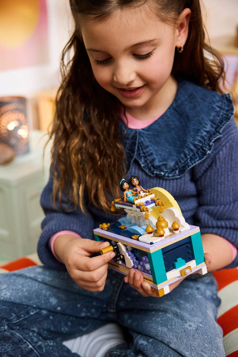 LEGO® 43295 Szkatułka na biżuterię Dżasminy - zdjęcie 12