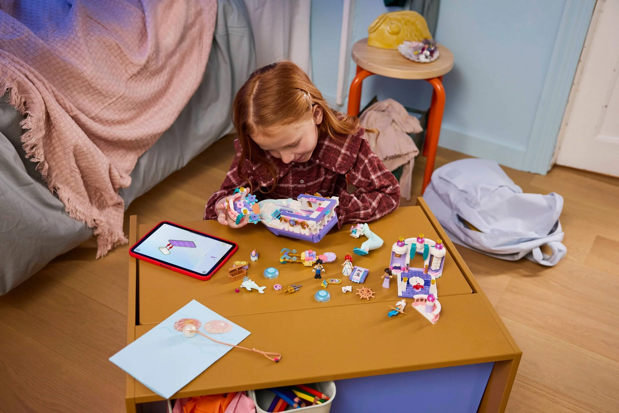LEGO® 43299 Królewska łódź weselna Arielki - zdjęcie 4